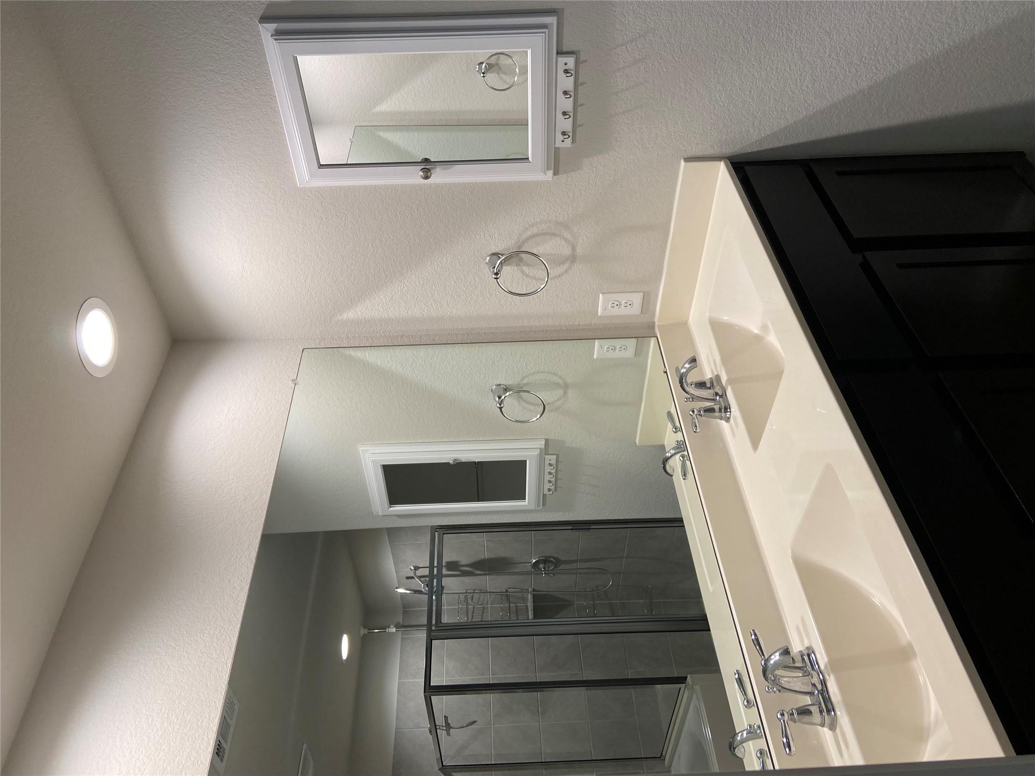 3935 Country Club Dr, Baytown, TX 77521