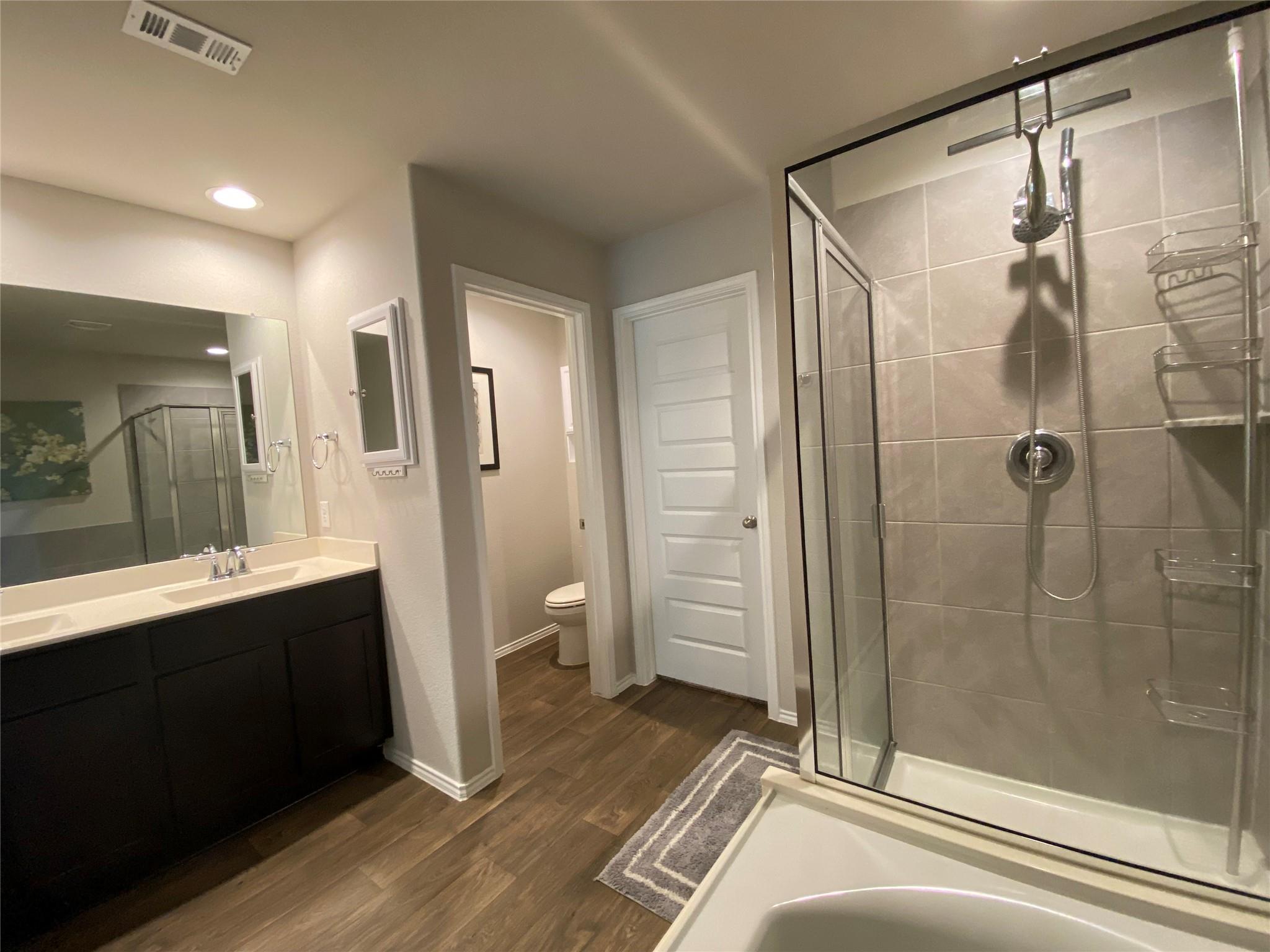 3935 Country Club Dr, Baytown, TX 77521