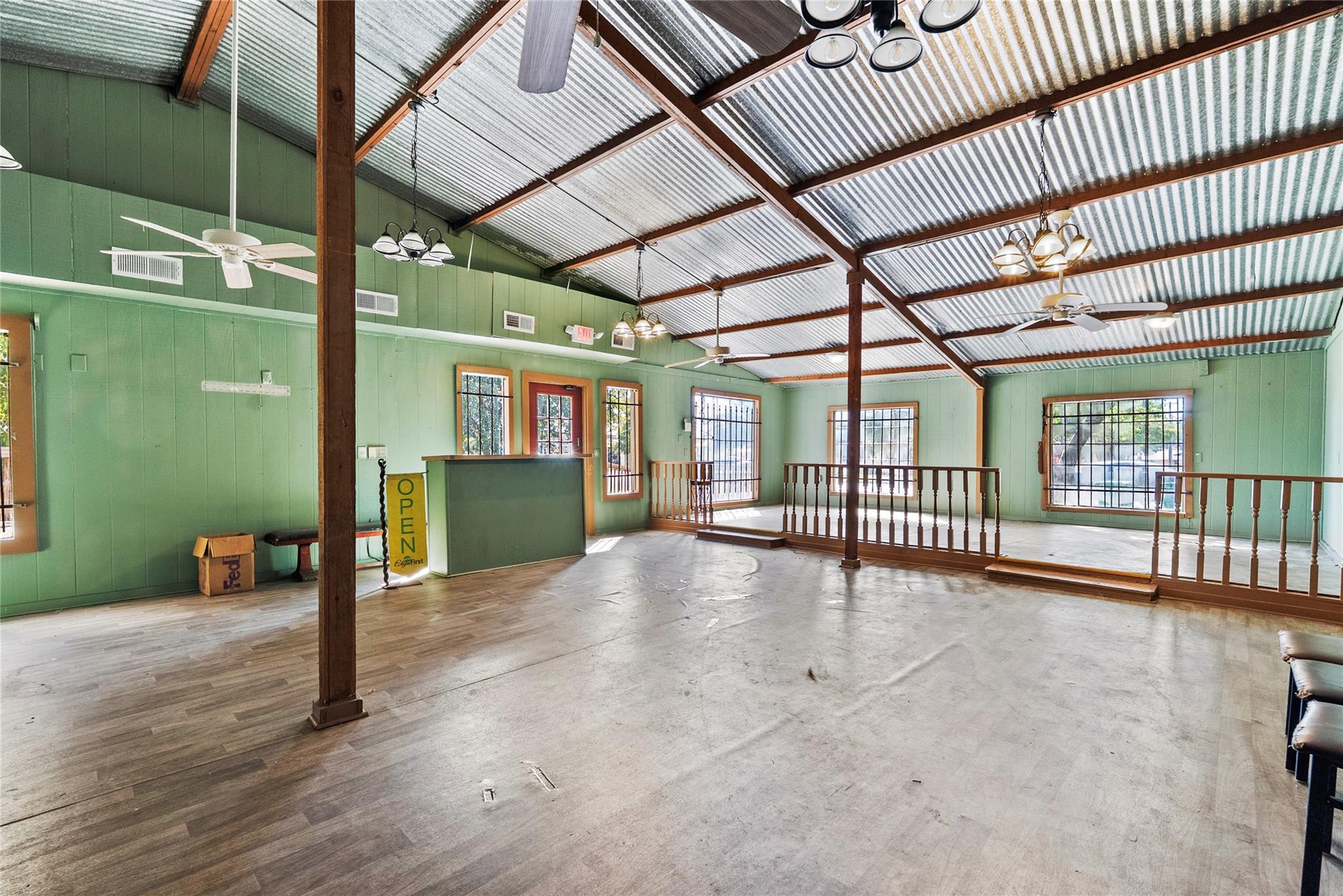 313 N Main St, Elgin, TX 78621