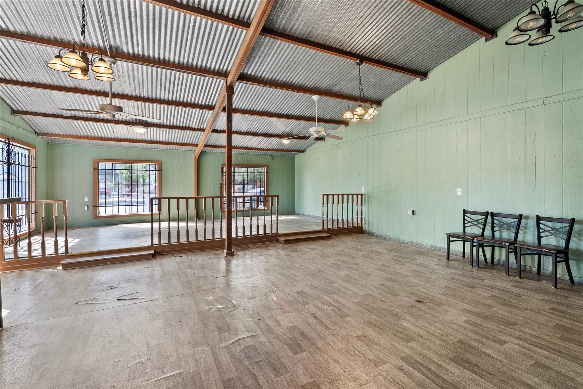 313 N Main St, Elgin, TX 78621