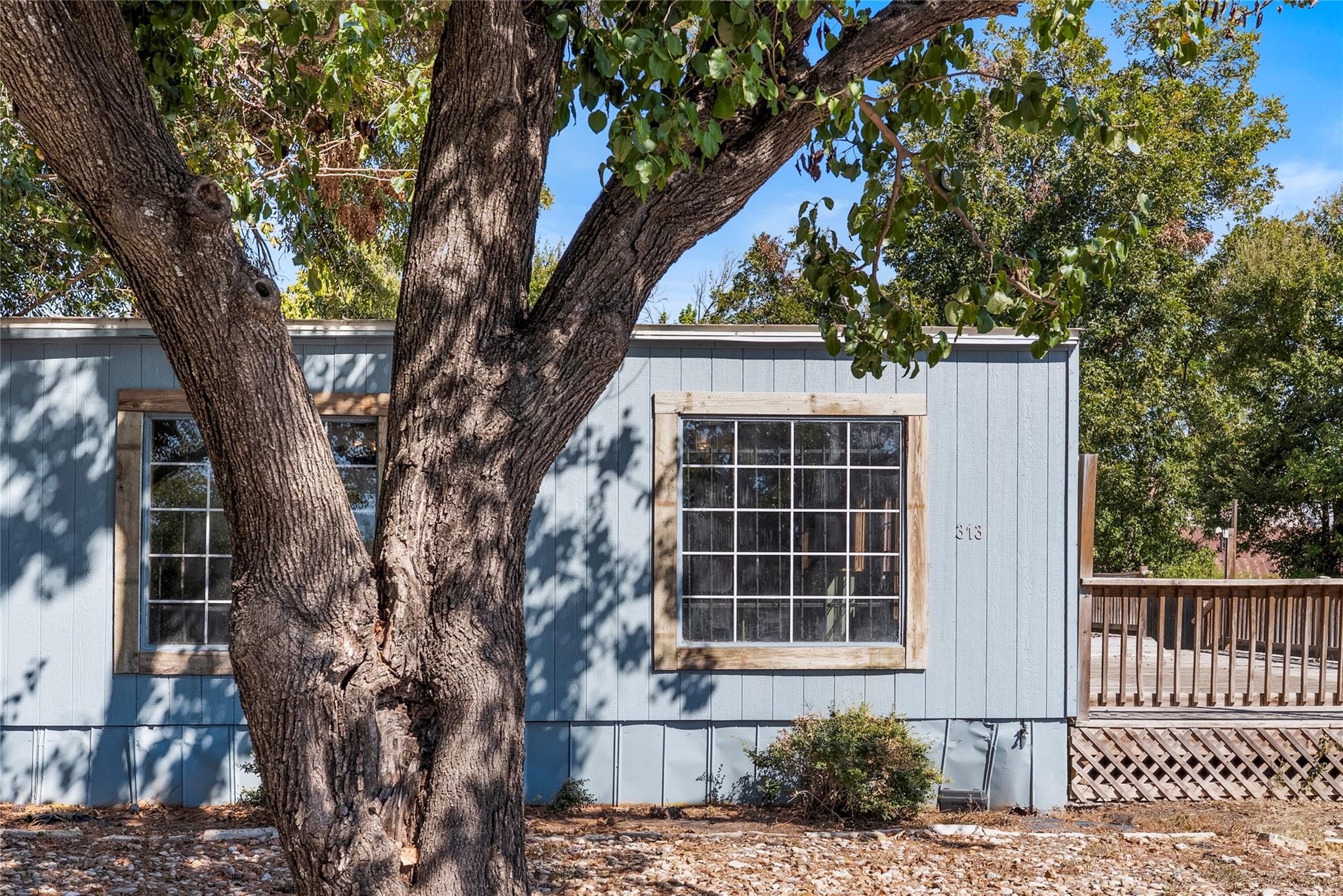 313 N Main St, Elgin, TX 78621