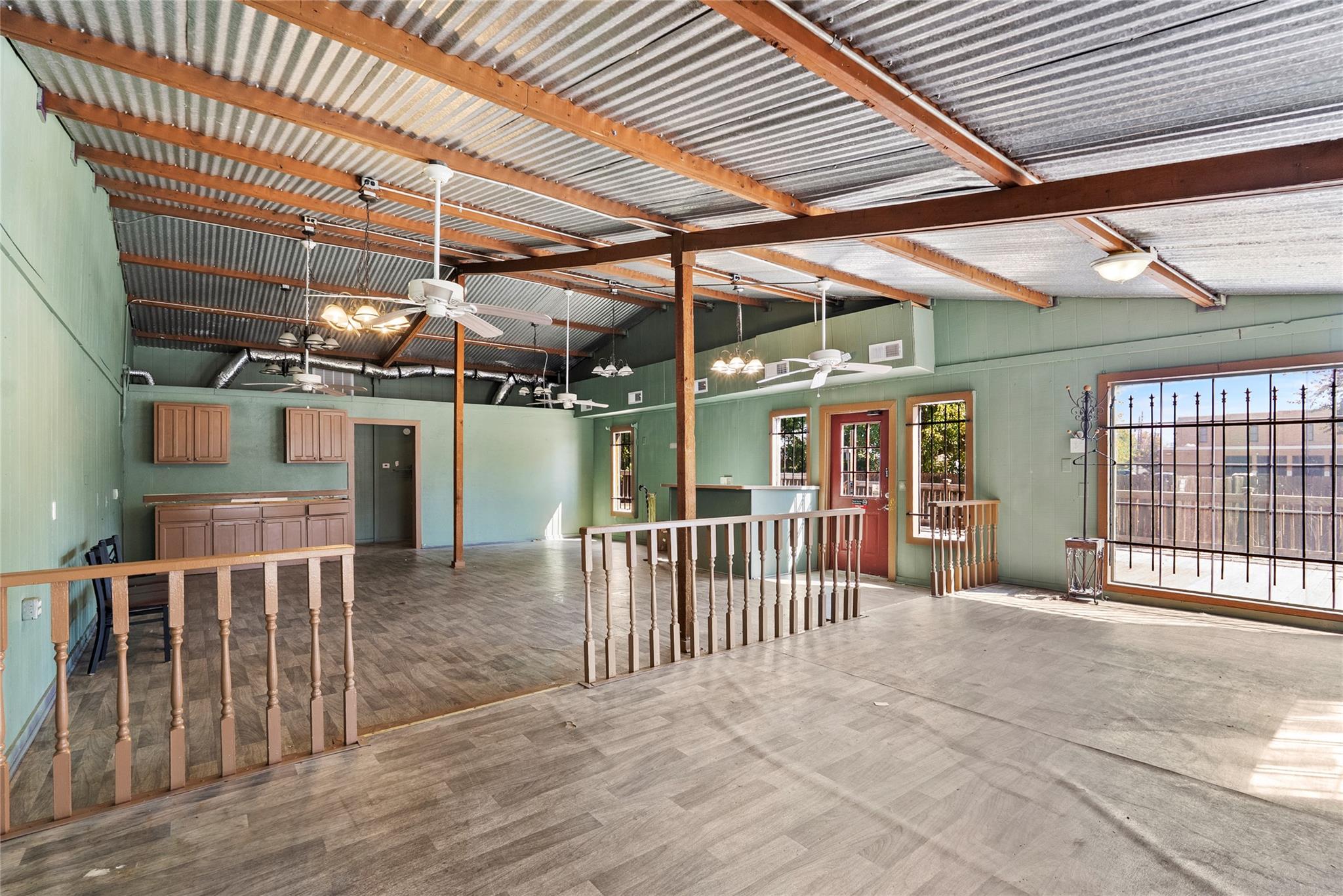 313 N Main St, Elgin, TX 78621