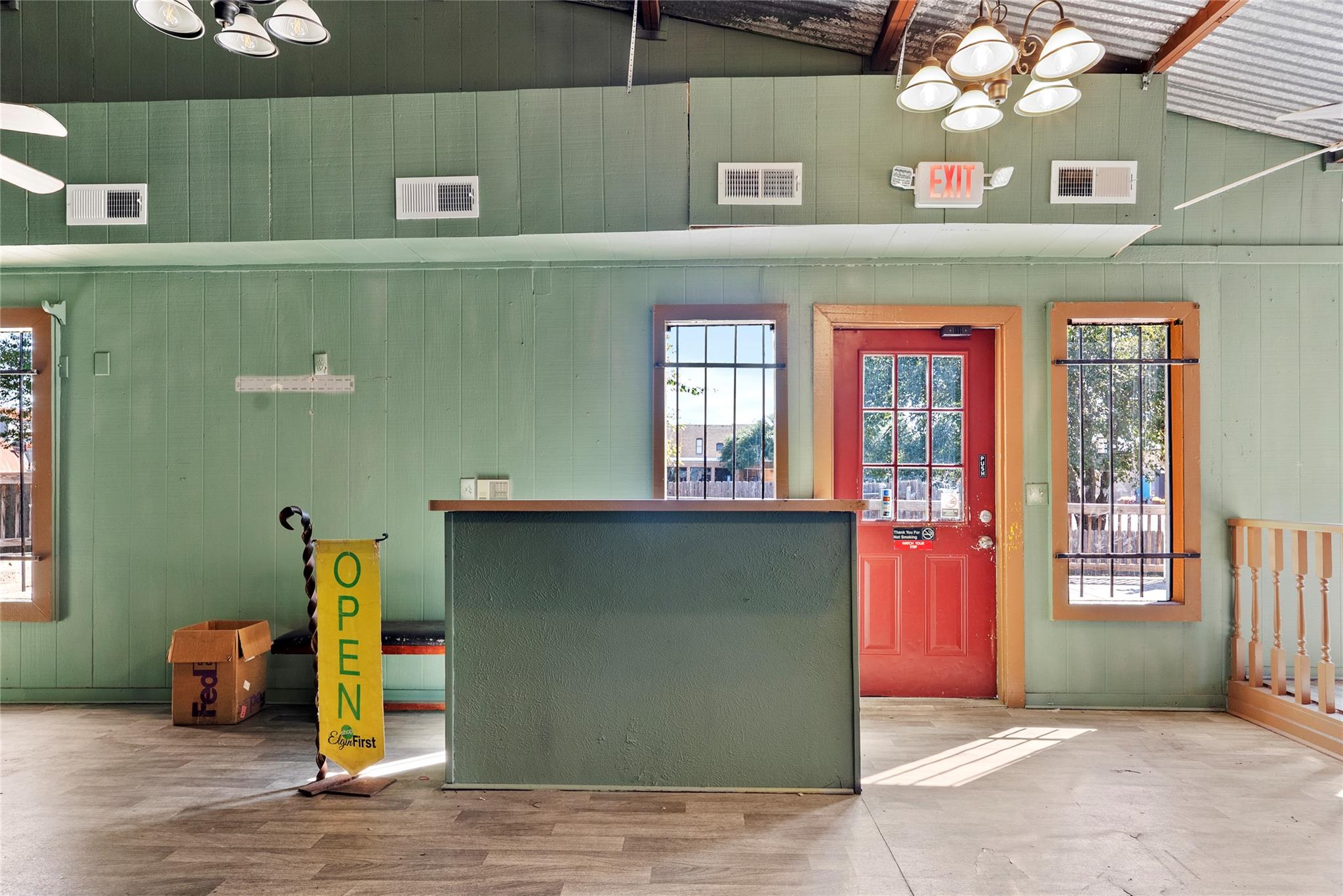 313 N Main St, Elgin, TX 78621