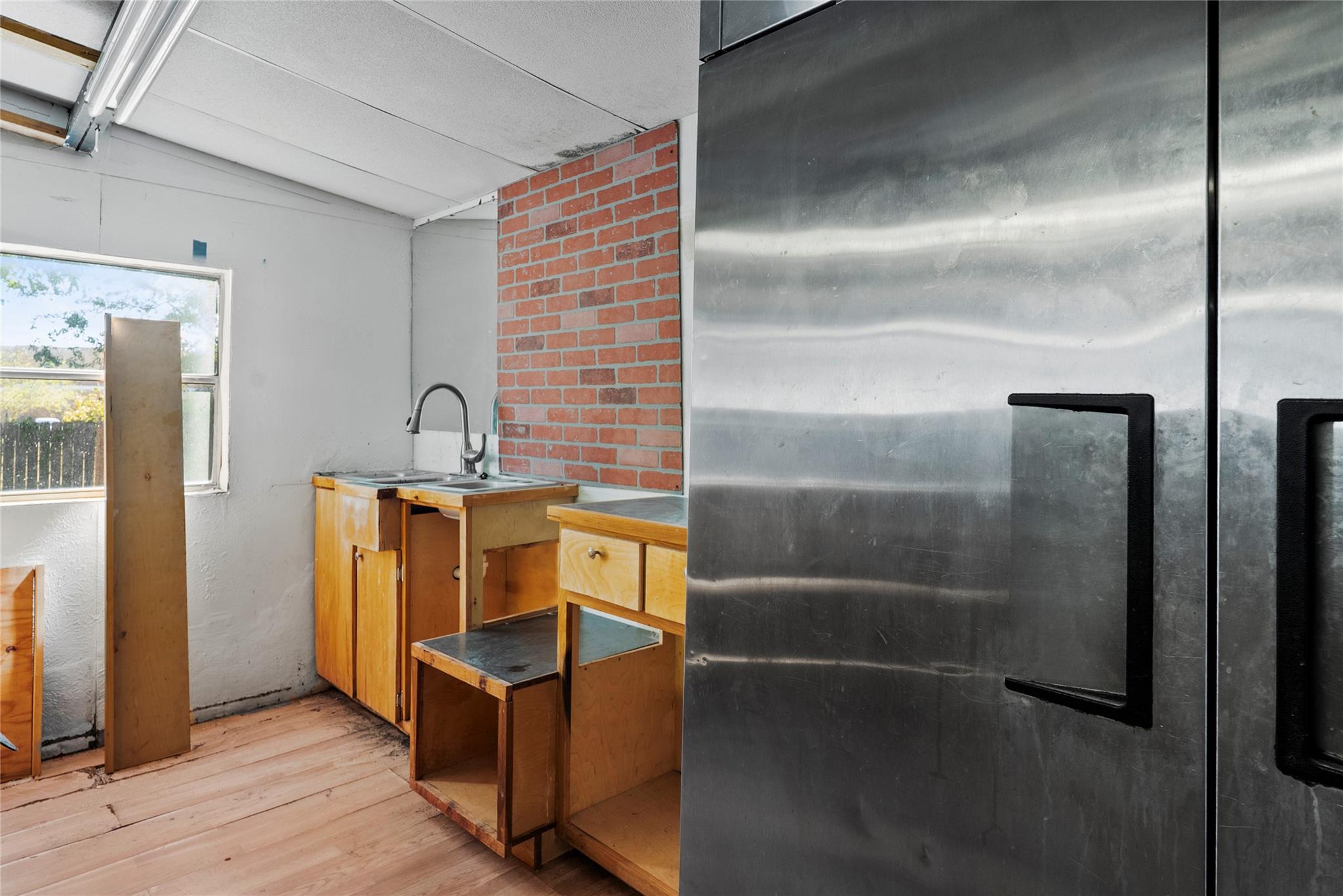 313 N Main St, Elgin, TX 78621