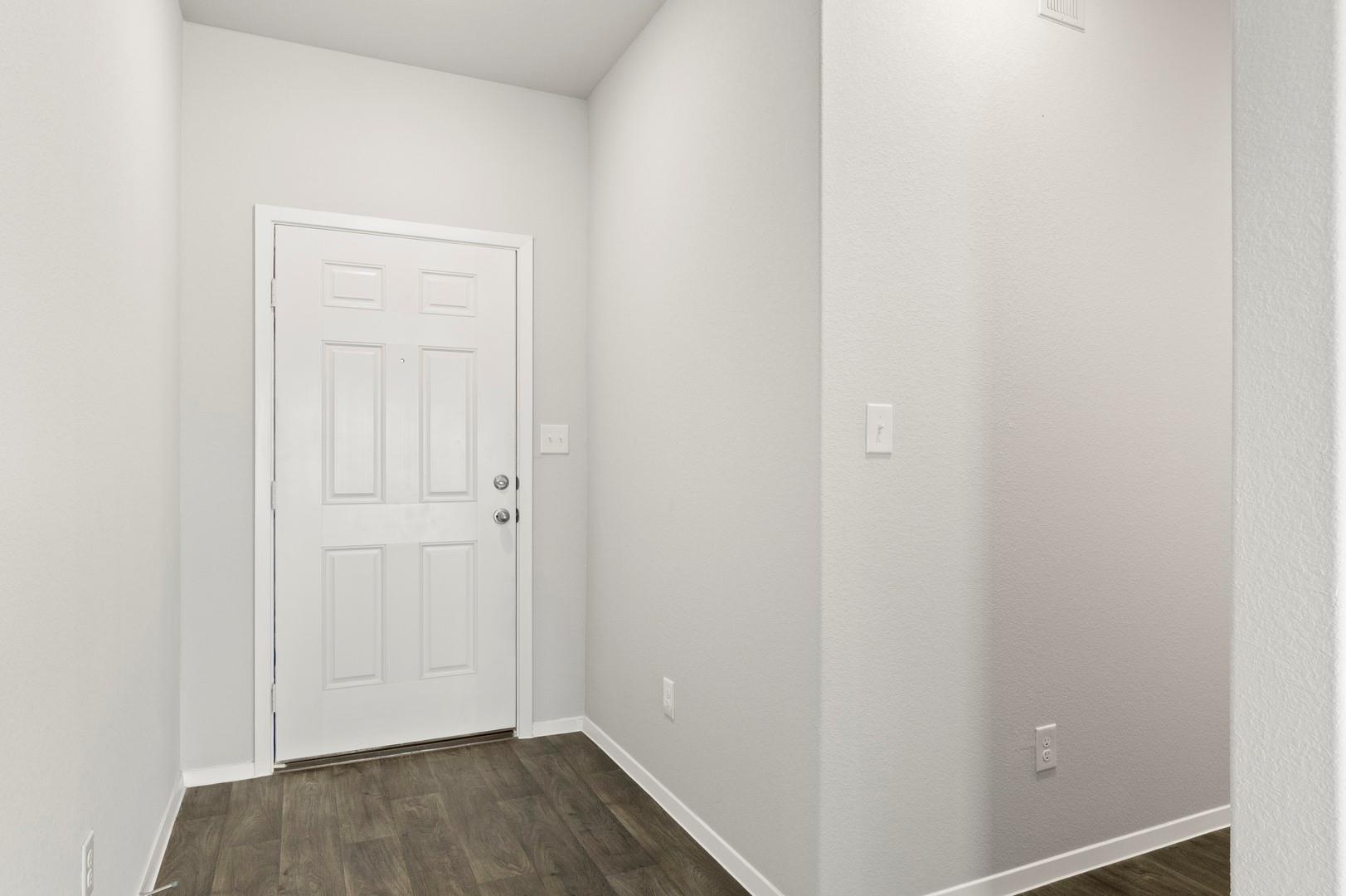 100 Daylily Dr, Elgin, TX 78621