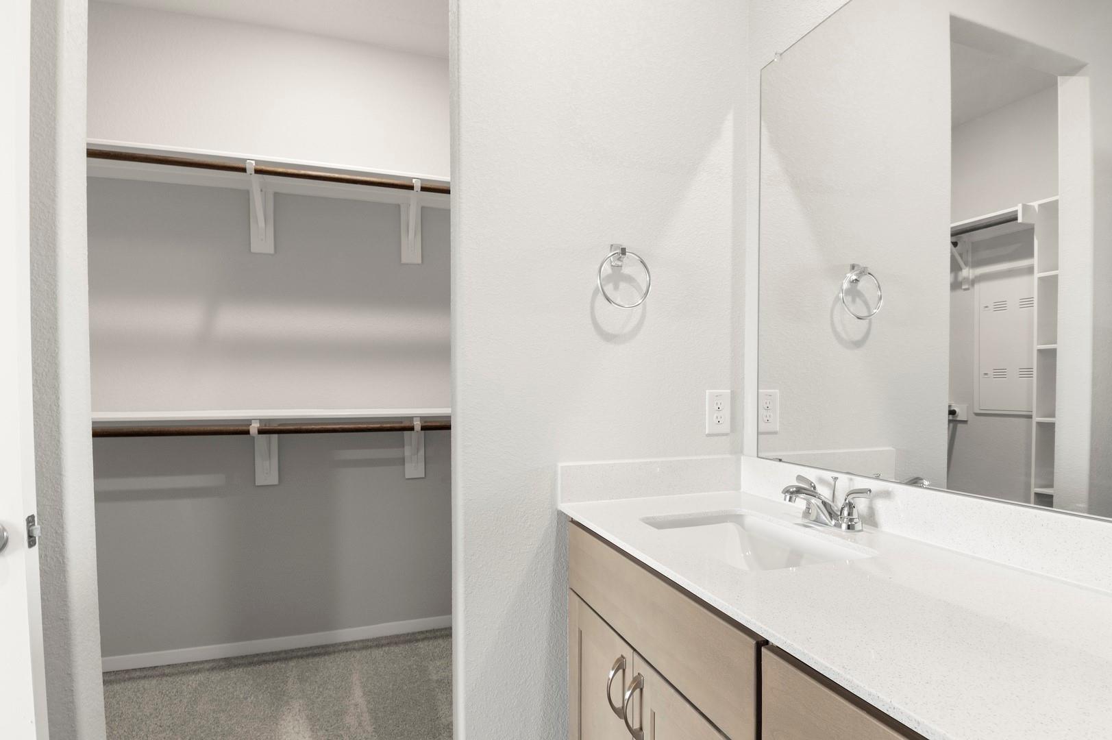 100 Daylily Dr, Elgin, TX 78621