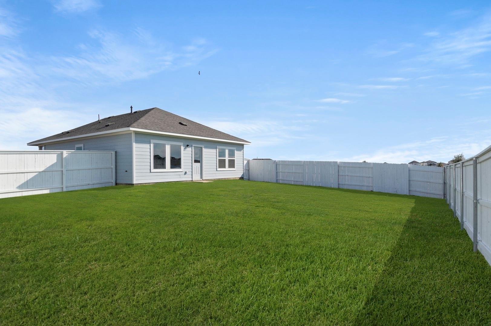 100 Daylily Dr, Elgin, TX 78621