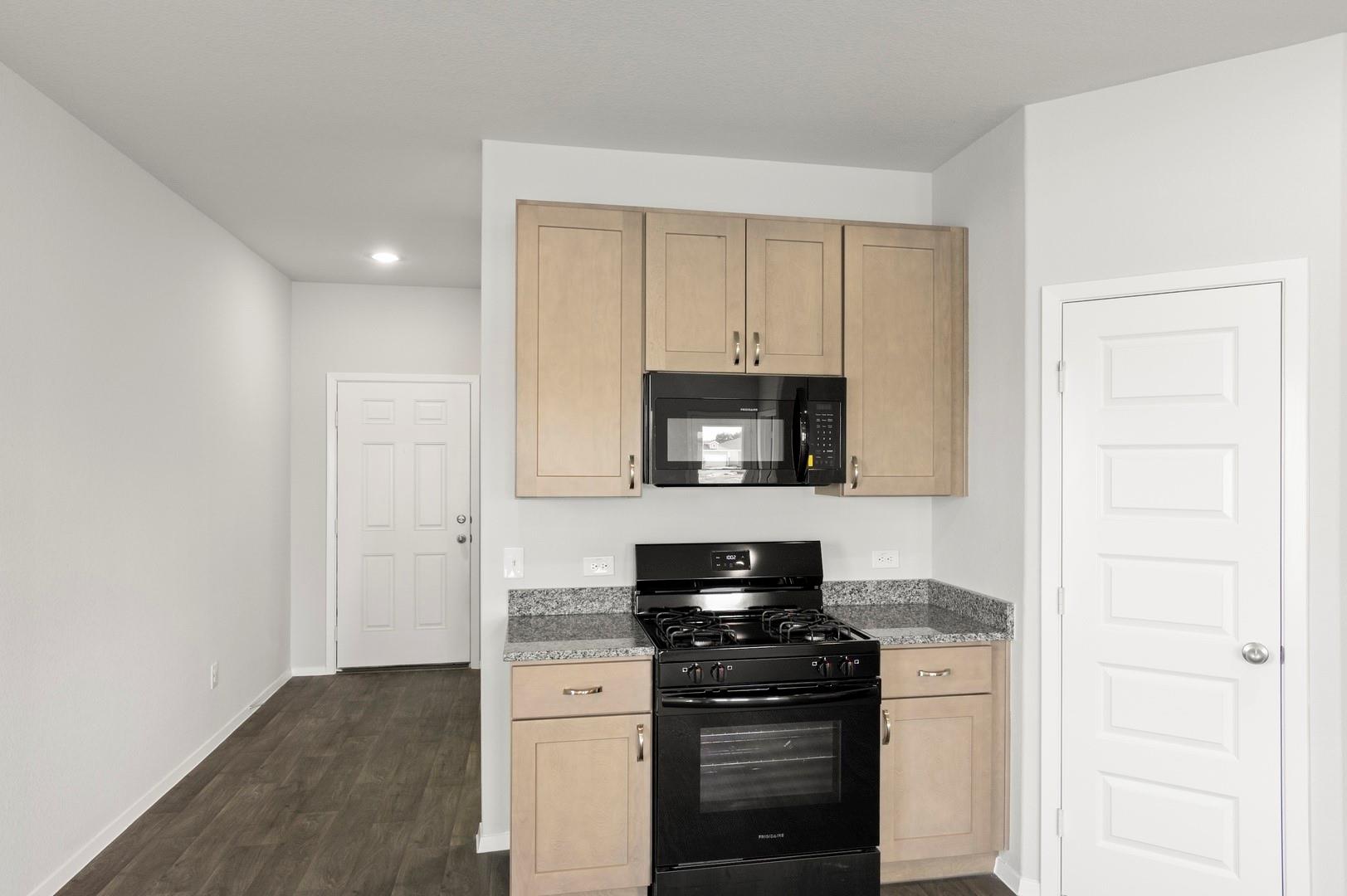 100 Daylily Dr, Elgin, TX 78621