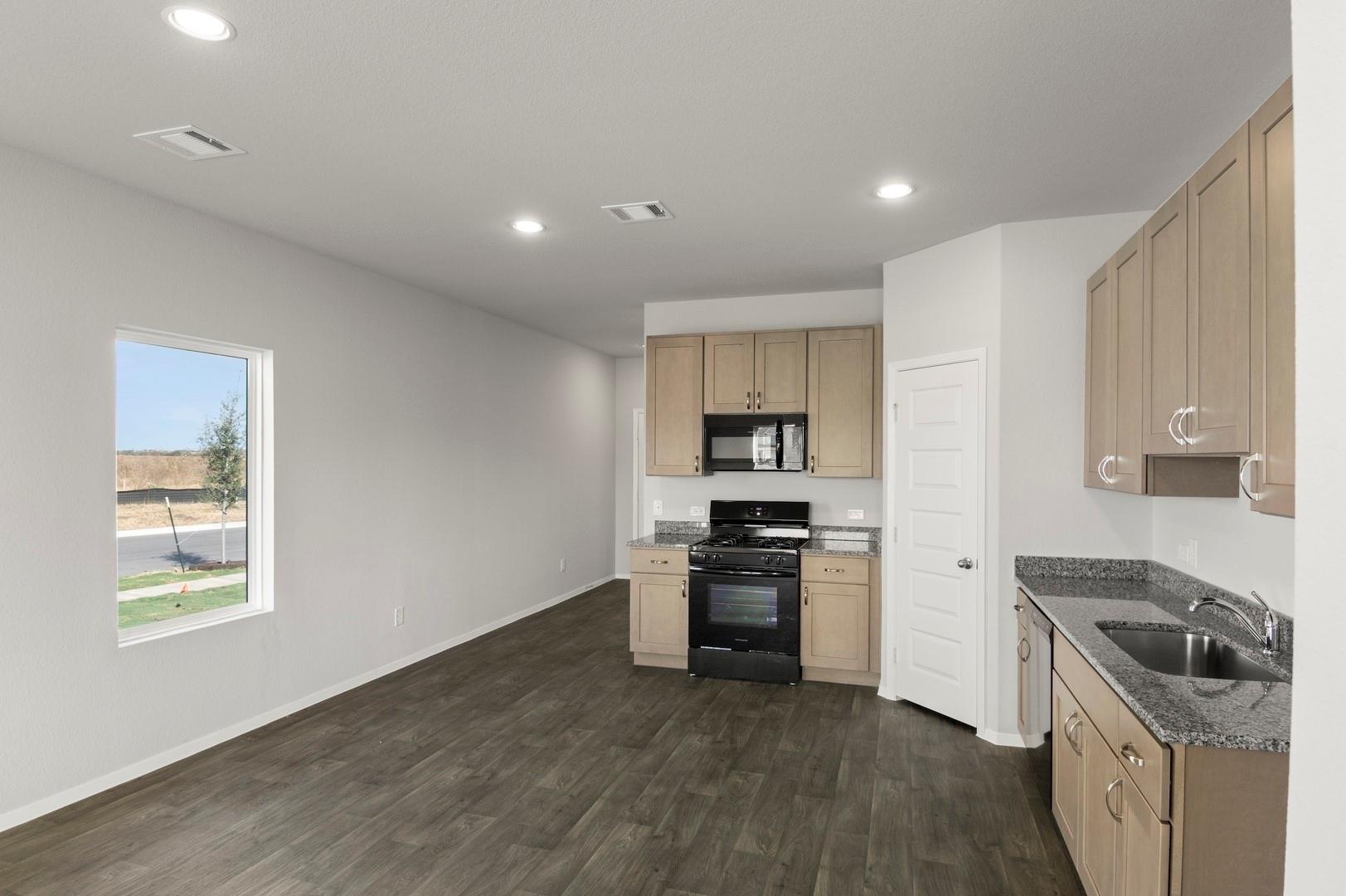 100 Daylily Dr, Elgin, TX 78621