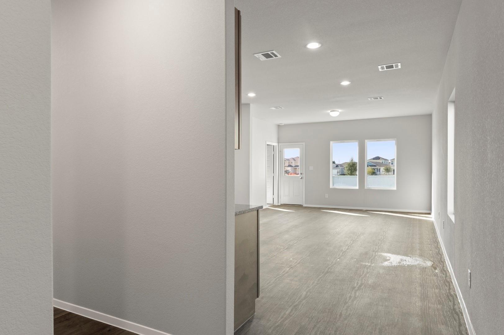 100 Daylily Dr, Elgin, TX 78621