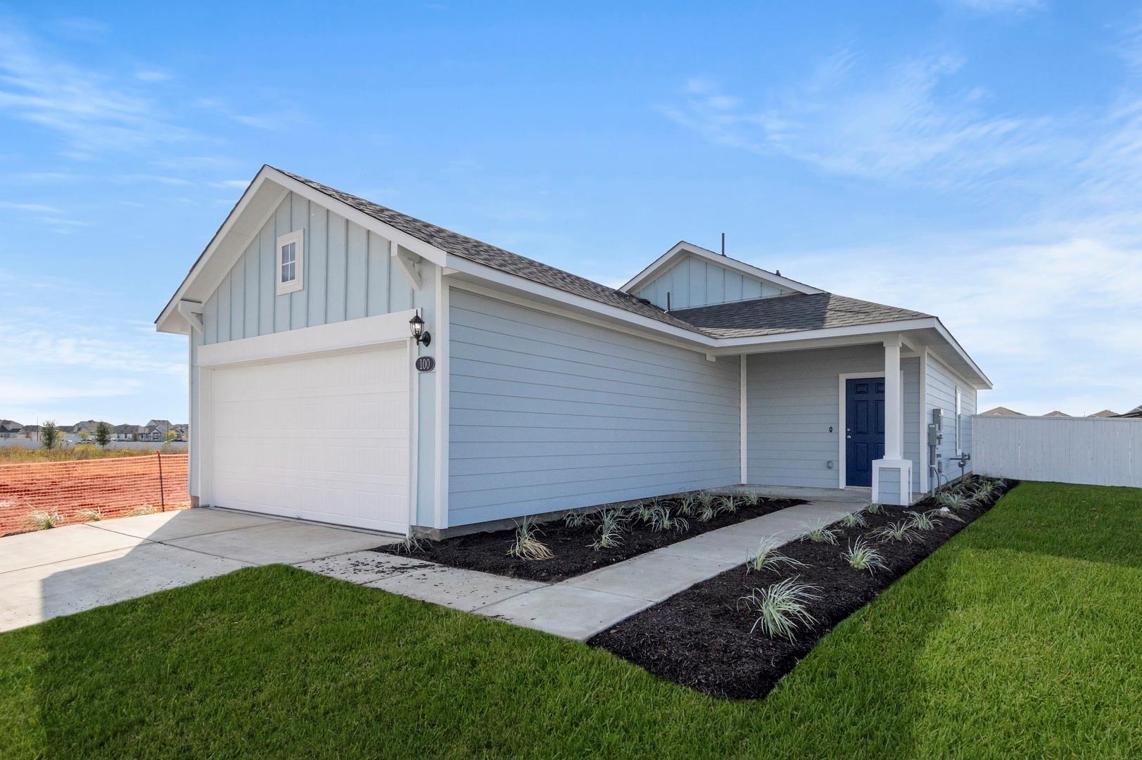 100 Daylily Dr, Elgin, TX 78621