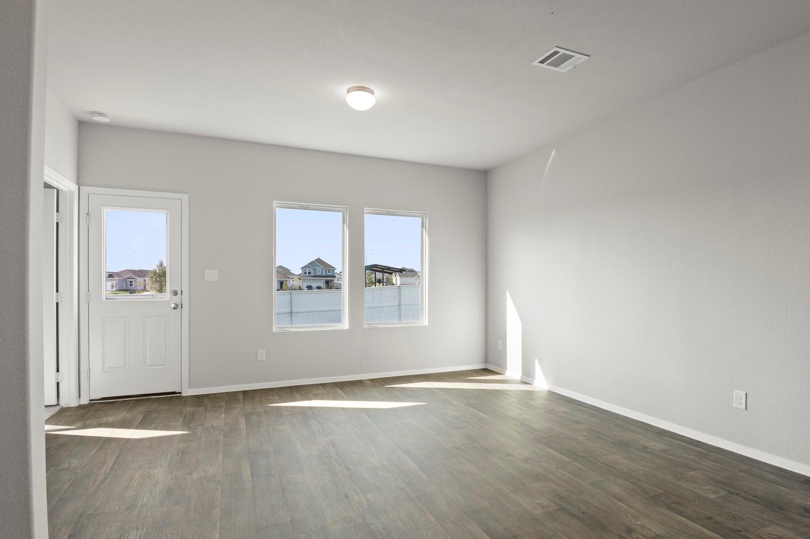 100 Daylily Dr, Elgin, TX 78621