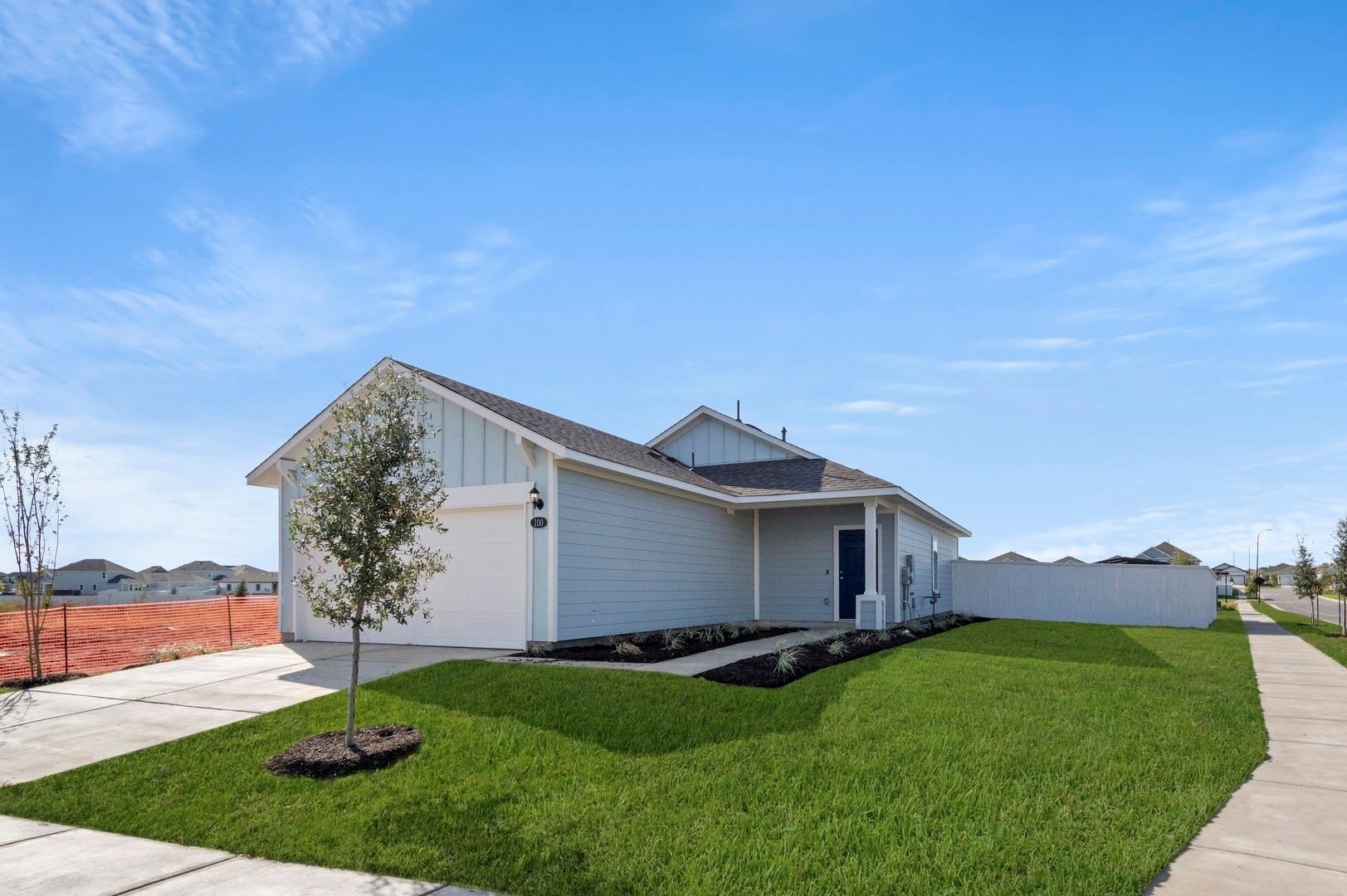 100 Daylily Dr, Elgin, TX 78621