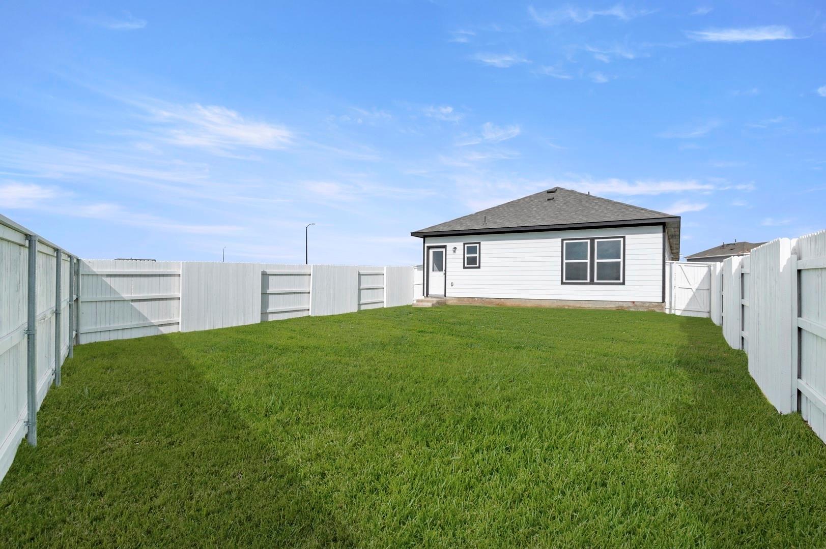 126 Daylily Dr, Elgin, TX 78621