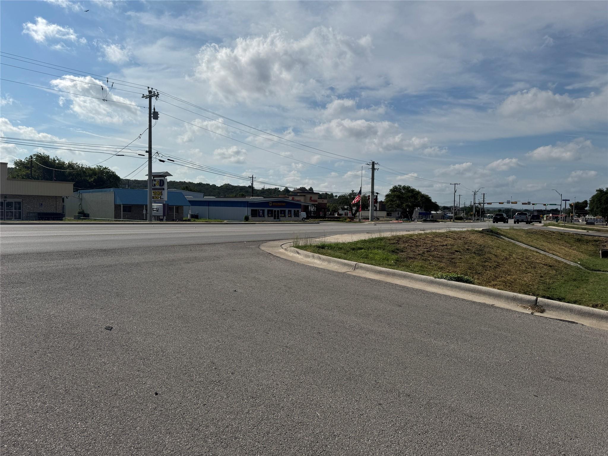 2202 - 2204 N Us Highway 281 Highway N, Marble Falls, TX 78654
