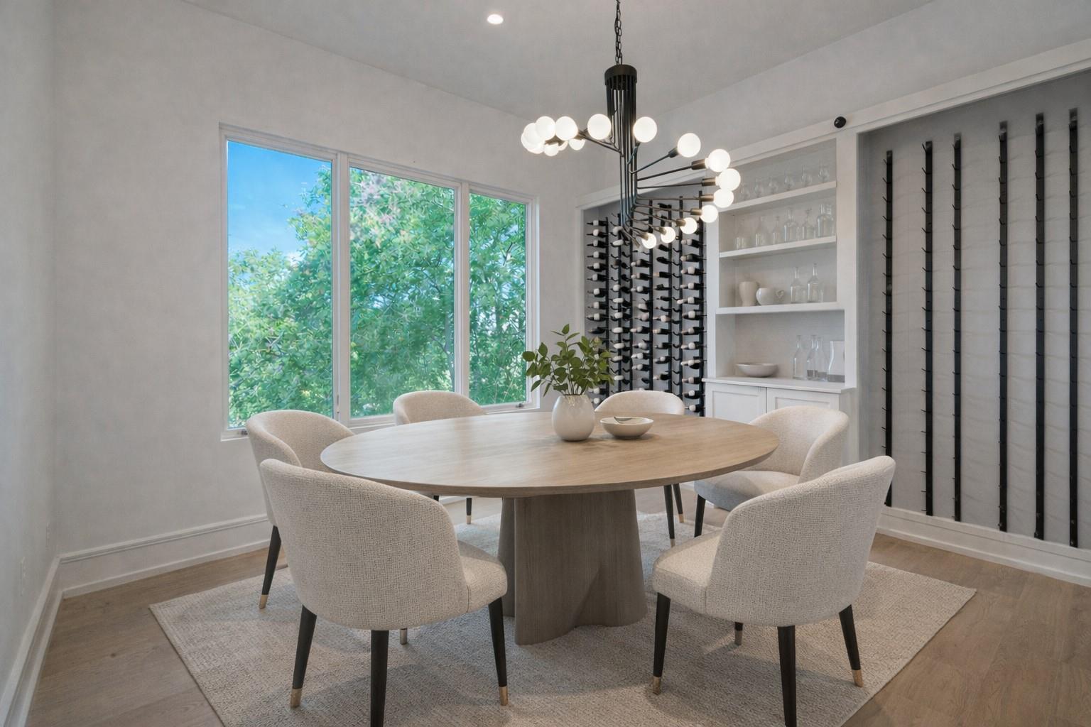 10 Monarch Oaks Ln, The Hills, TX 78738