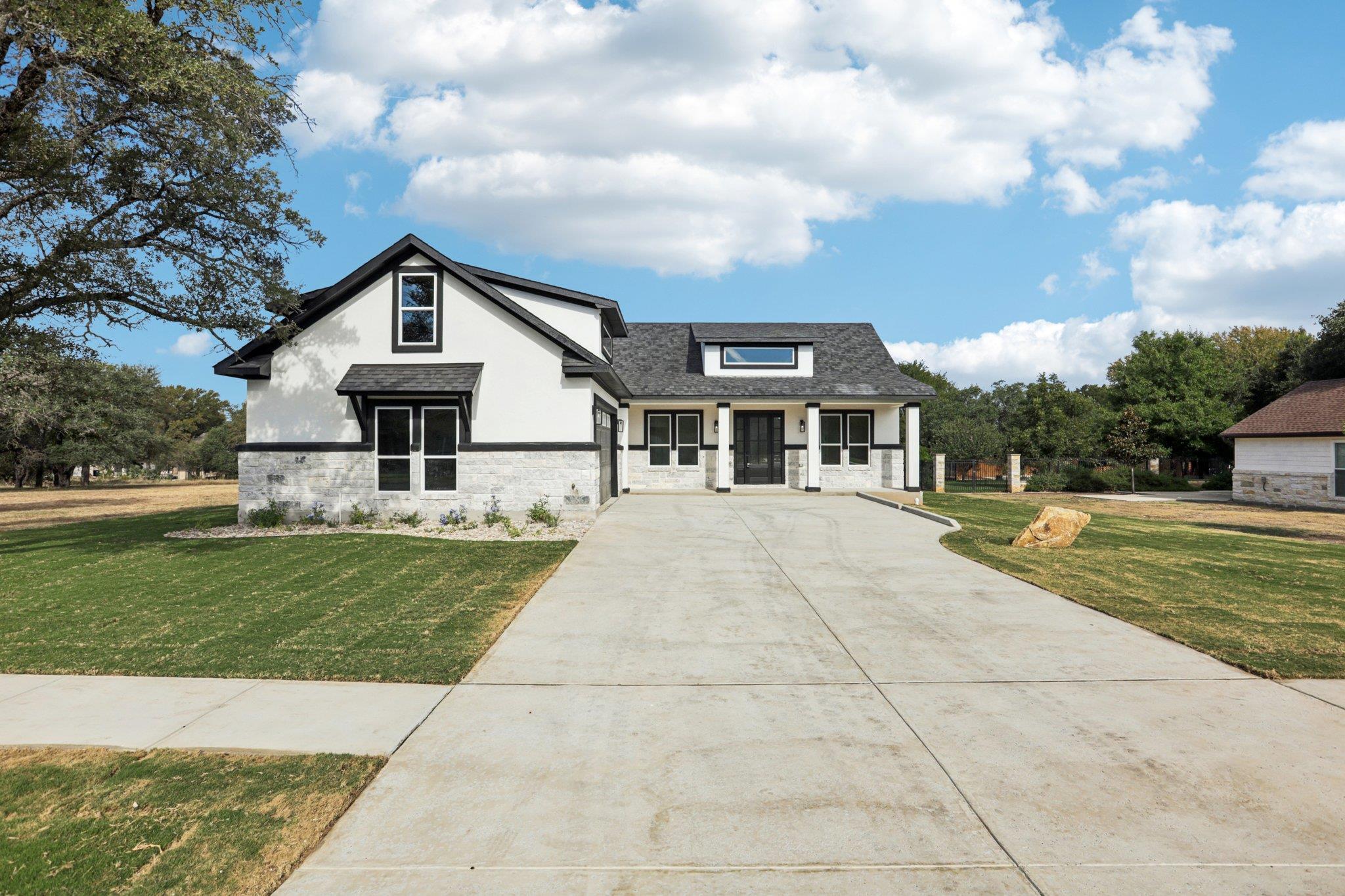 320 Yellow Ribbon Trl, Burnet, TX 78611