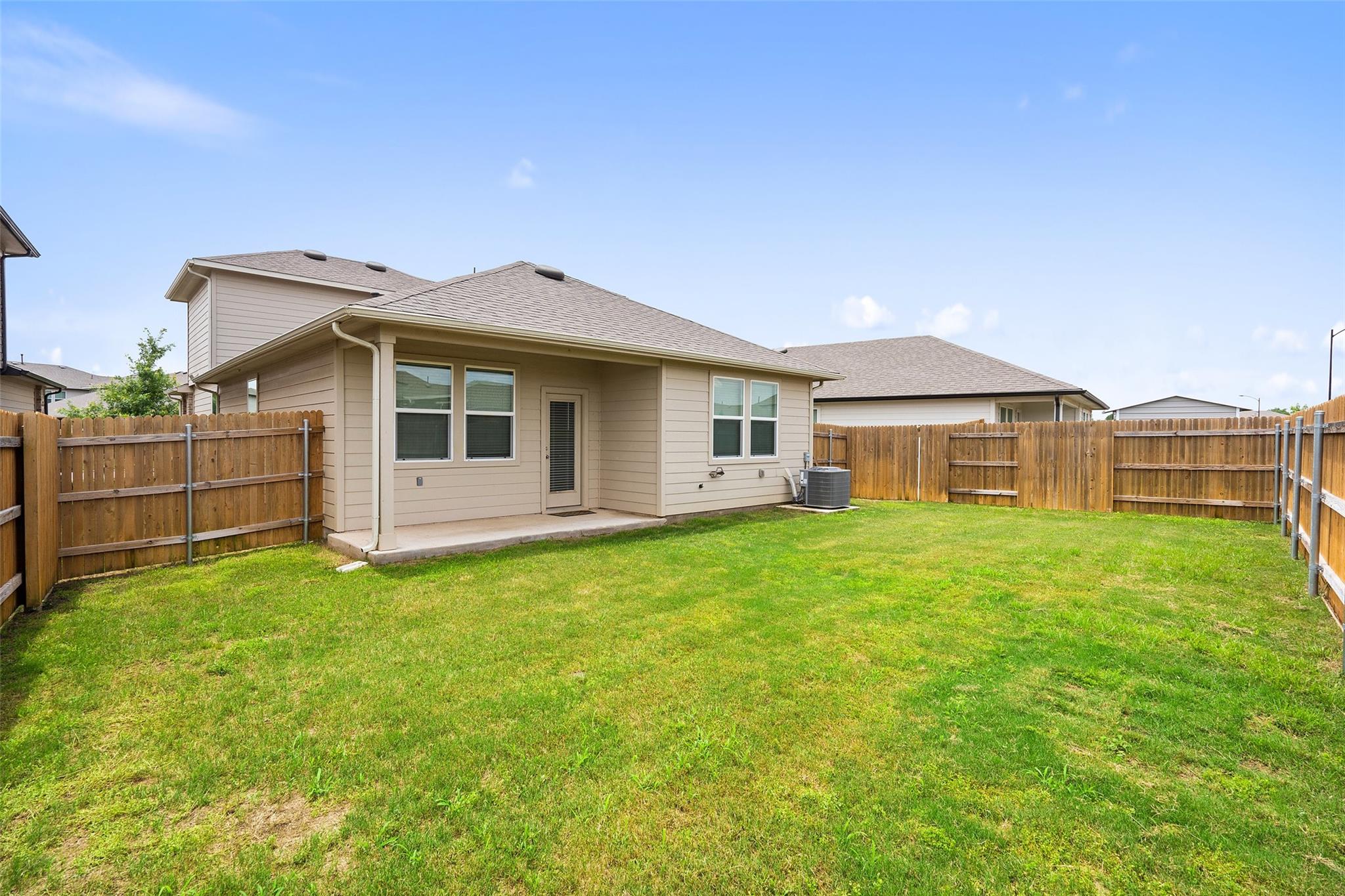 610 Roaring Fork Ln, Bastrop, TX 78602