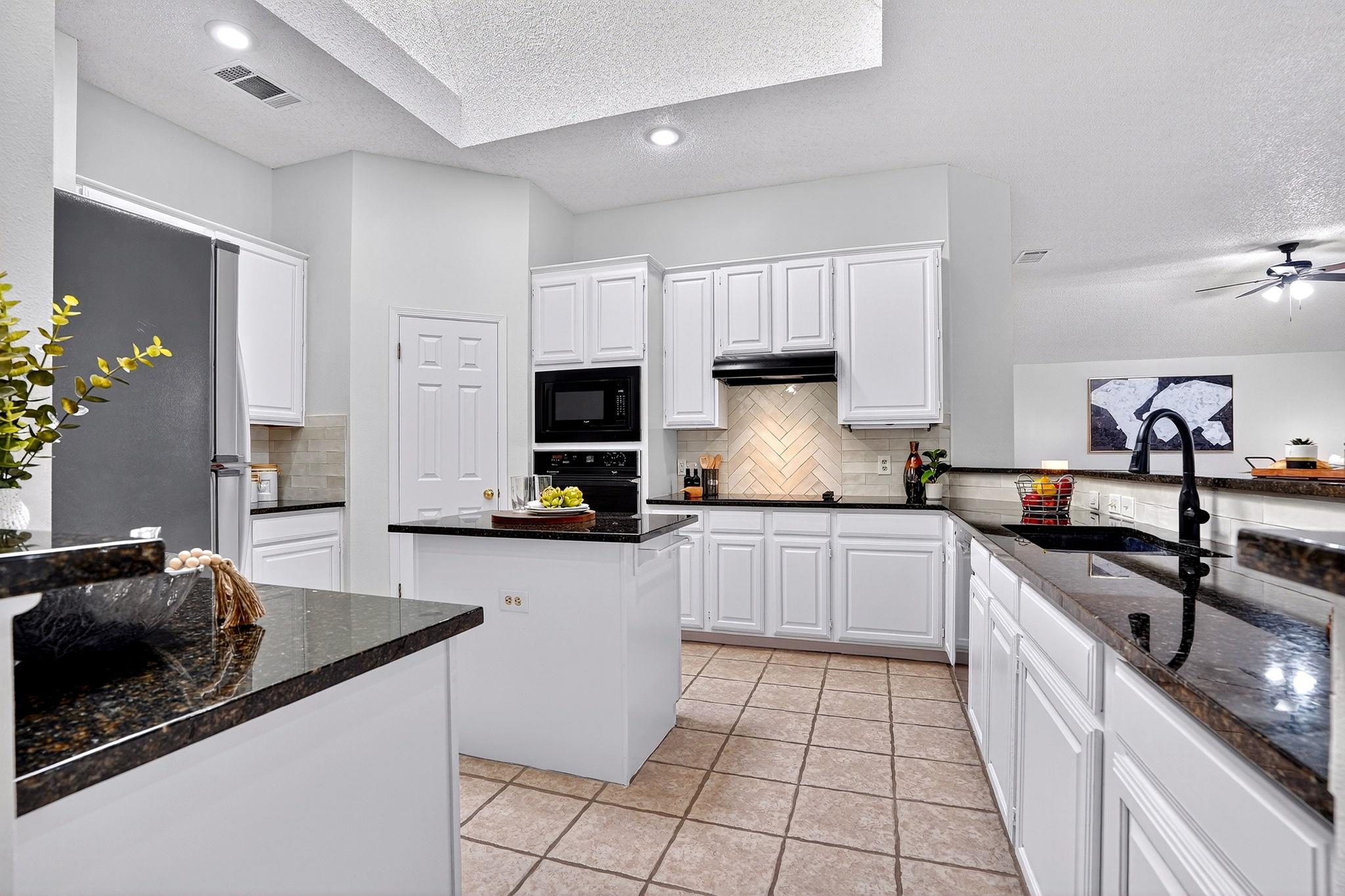 9018 Marthas Dr, Austin, TX 78717