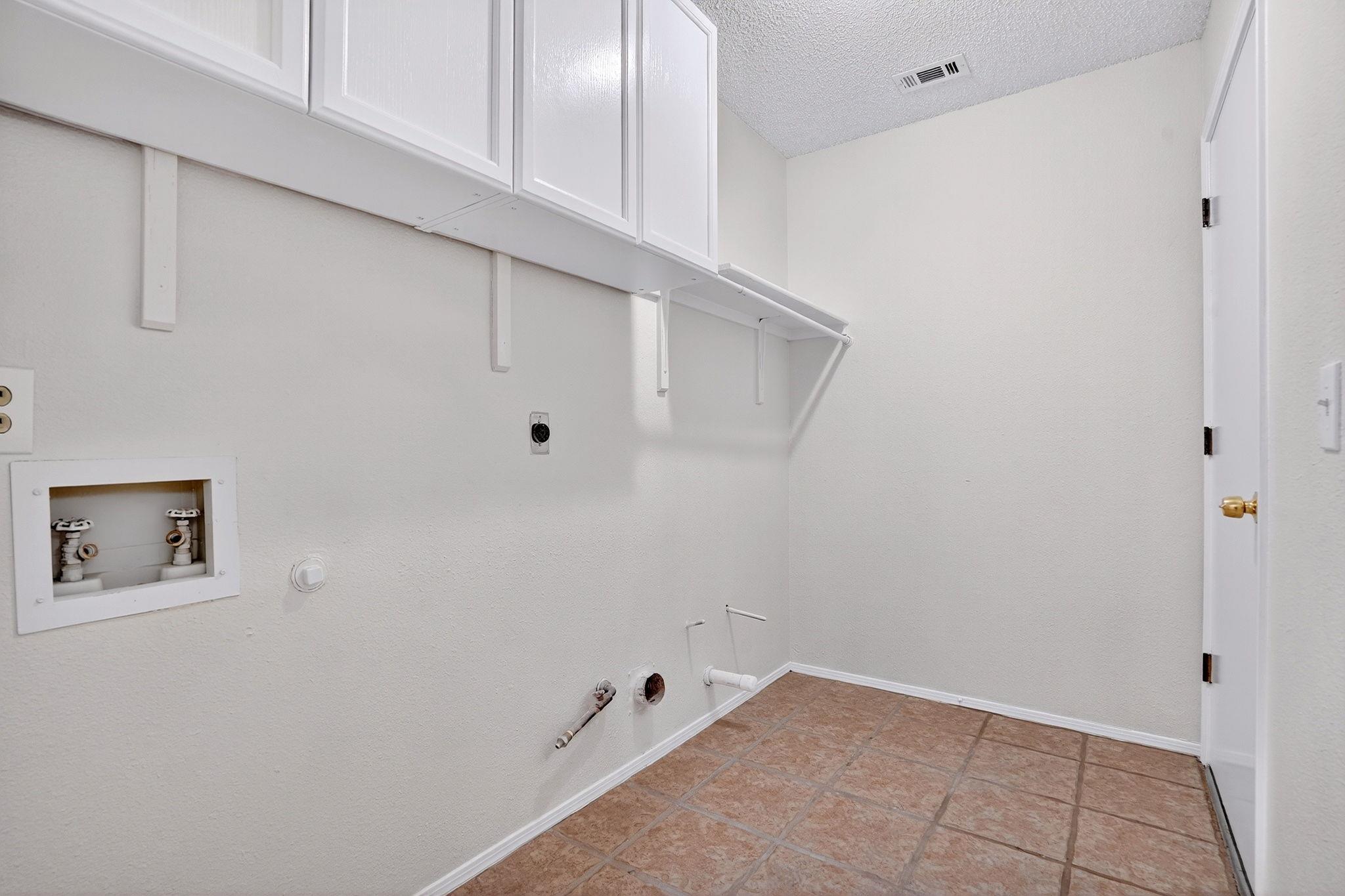 9018 Marthas Dr, Austin, TX 78717