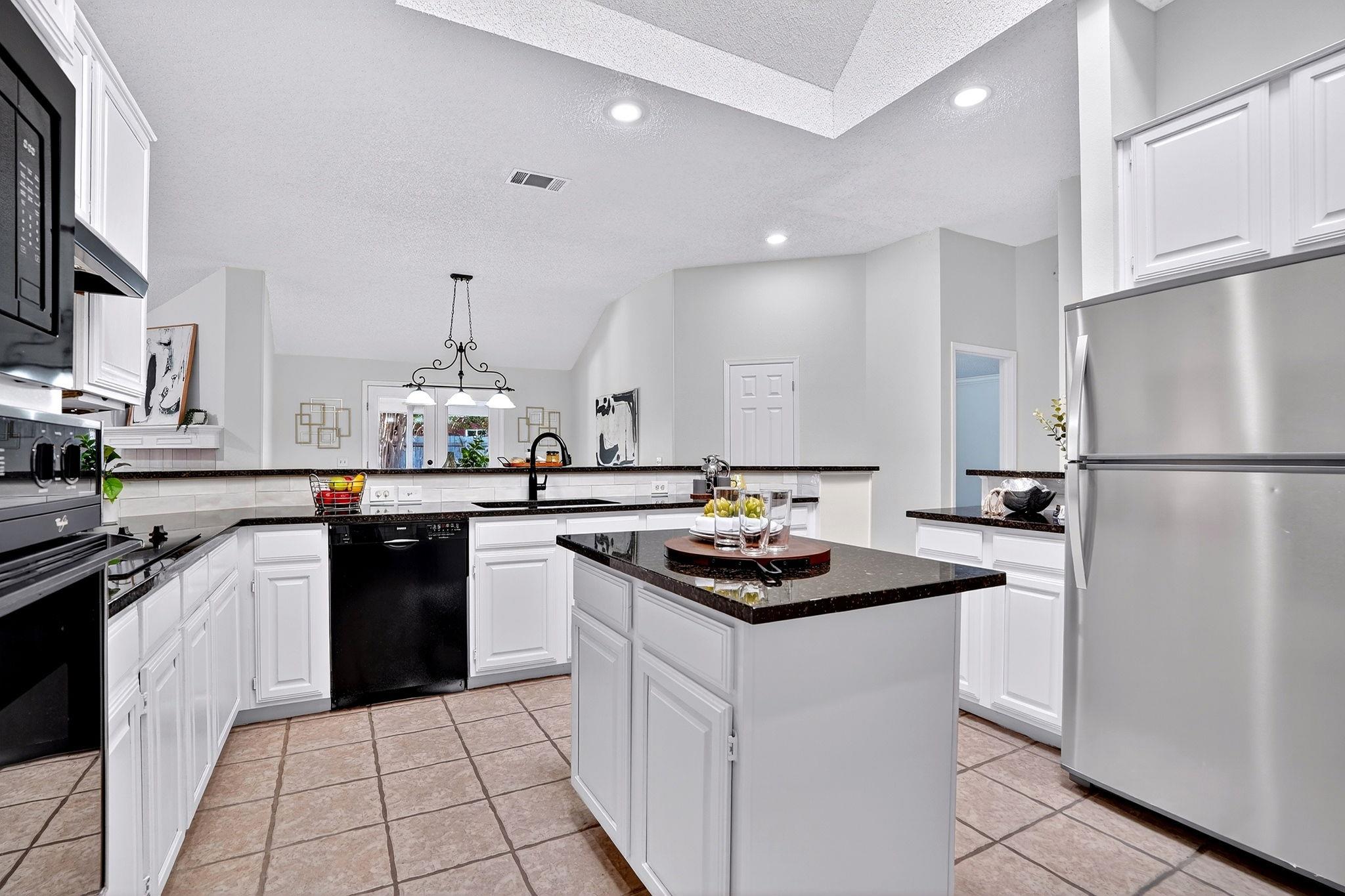 9018 Marthas Dr, Austin, TX 78717