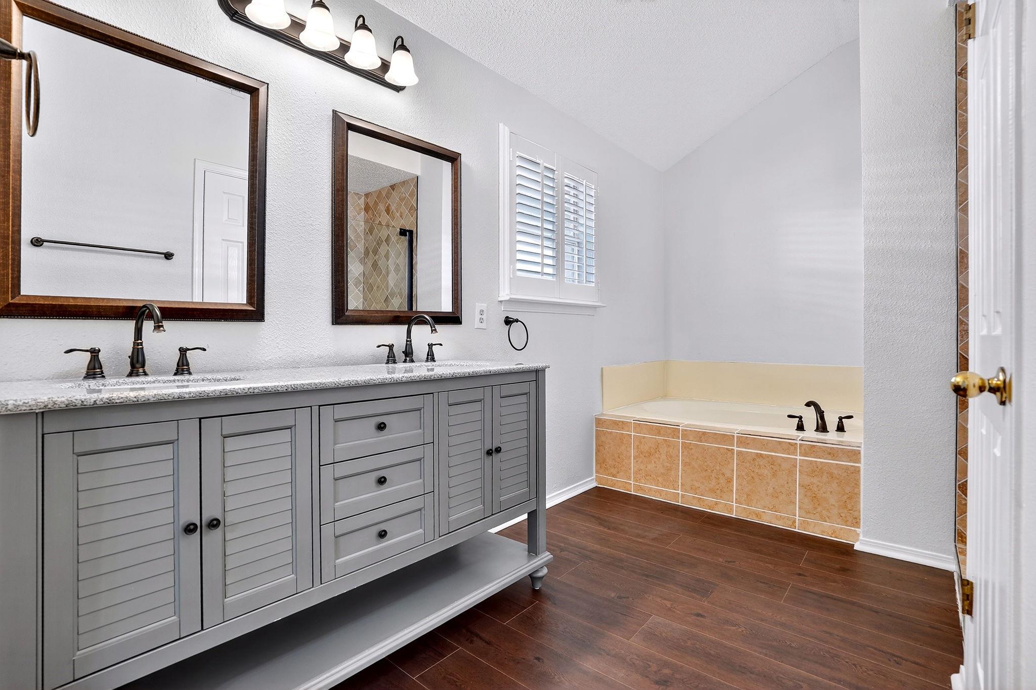 9018 Marthas Dr, Austin, TX 78717