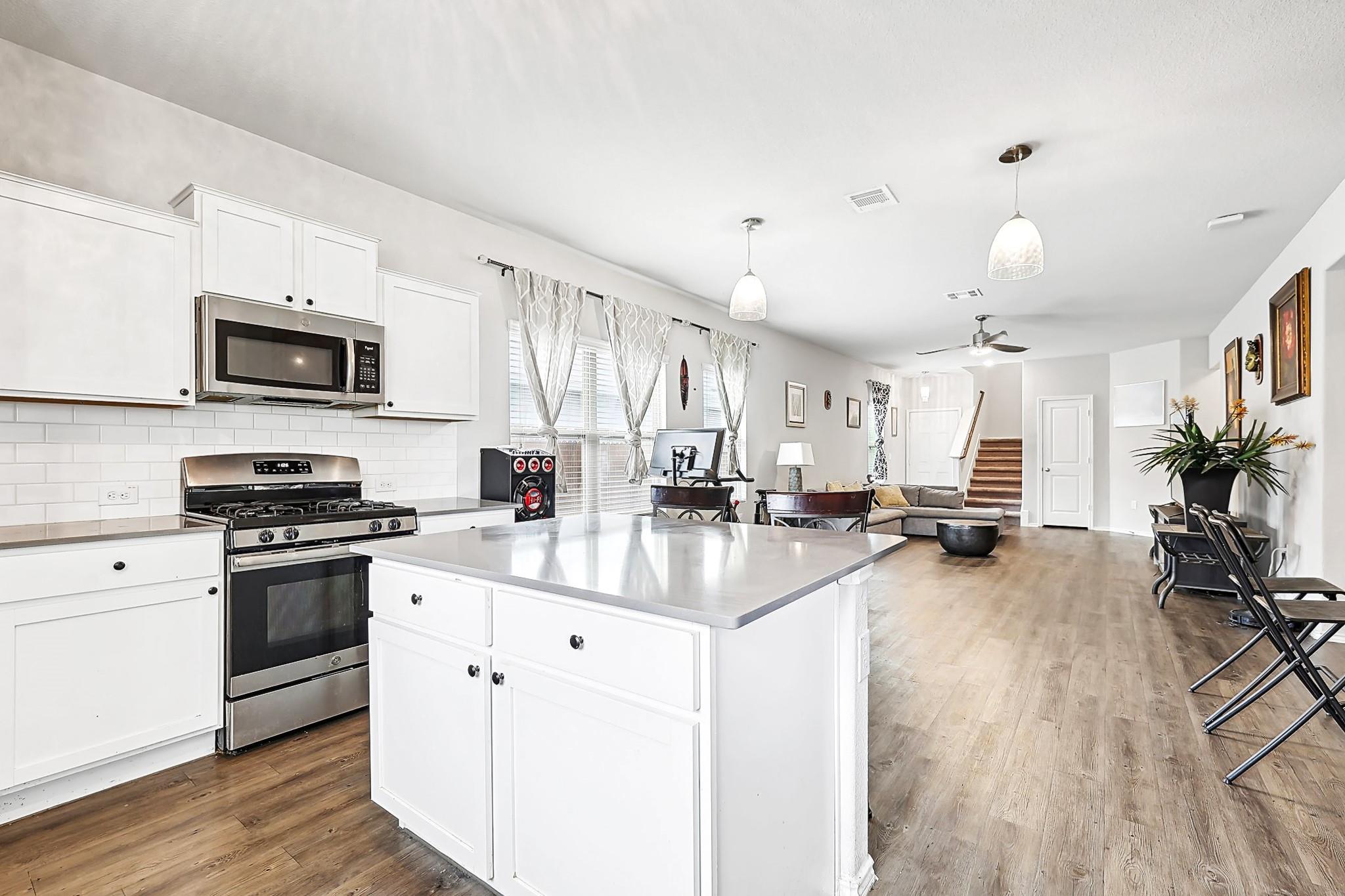 10713 Dimitrios Dr, Austin, TX 78747