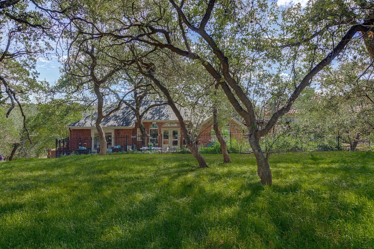 104 Fenway Ct, Lakeway, TX 78734