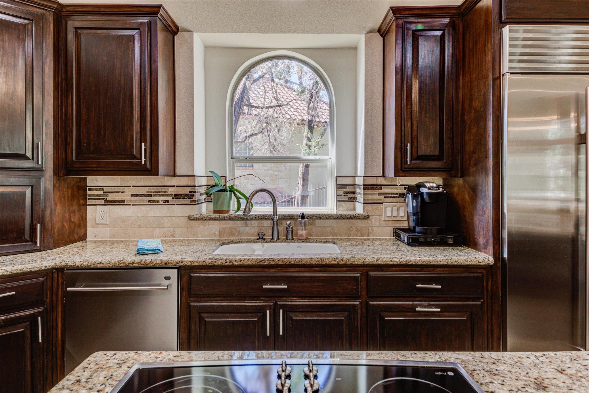 104 Fenway Ct, Lakeway, TX 78734