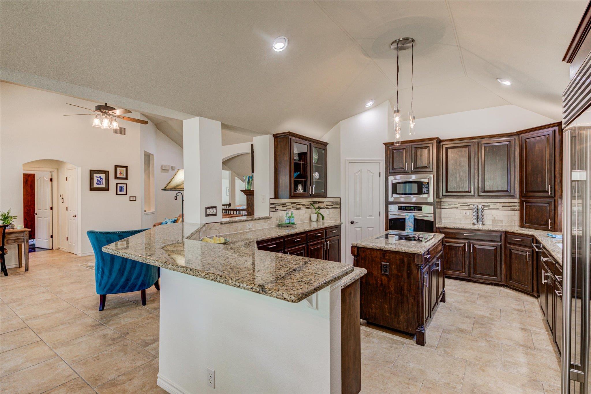 104 Fenway Ct, Lakeway, TX 78734