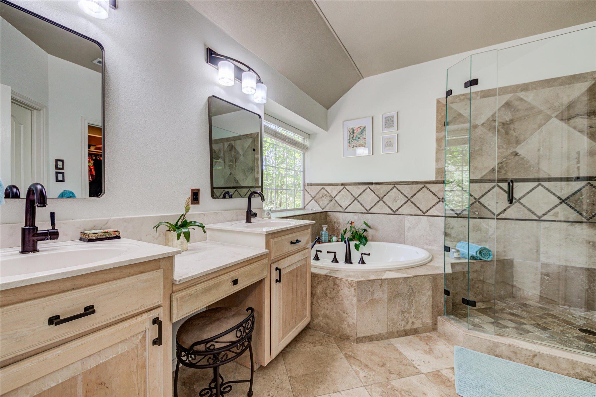 104 Fenway Ct, Lakeway, TX 78734