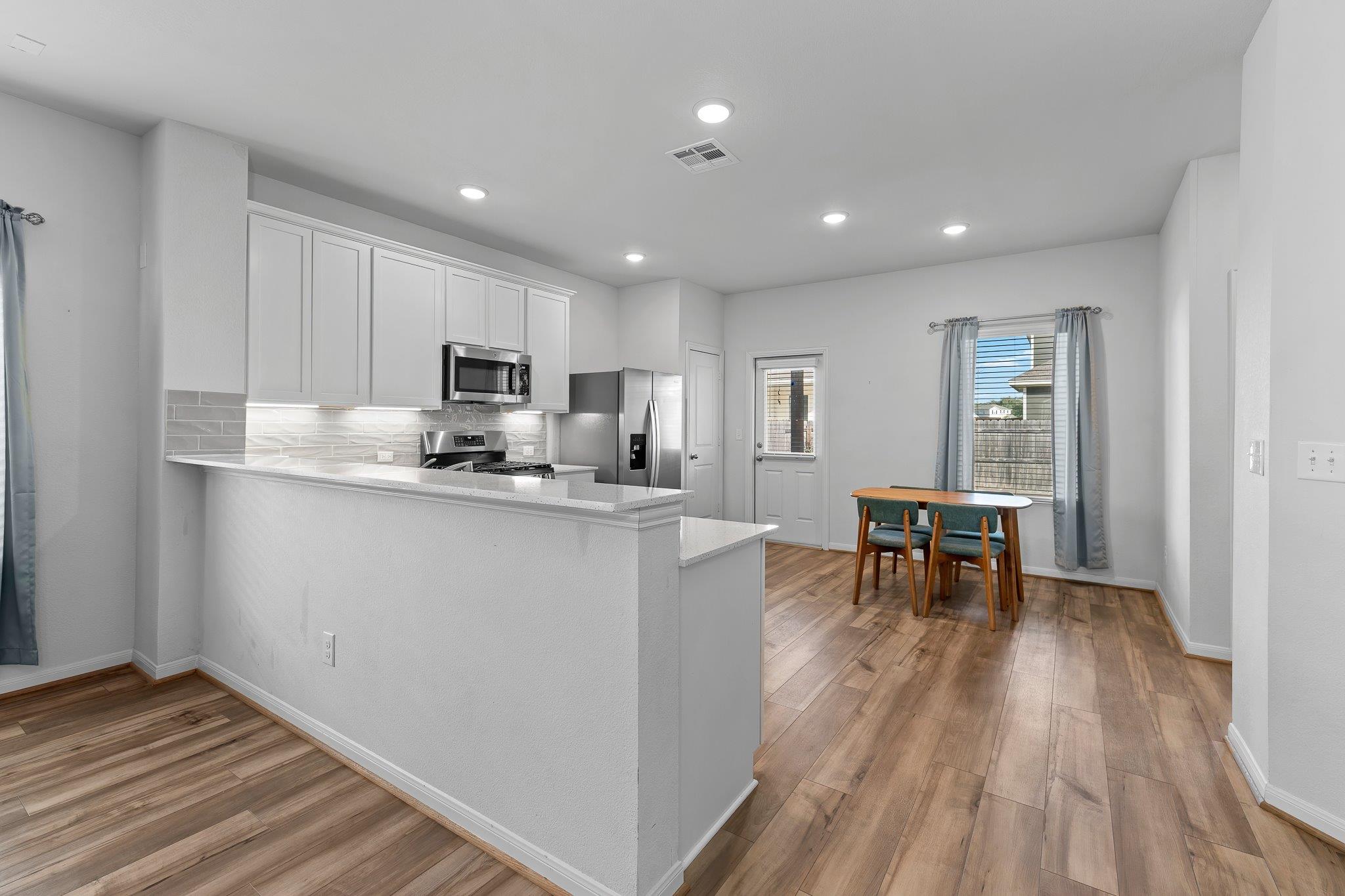 216 Blue Hibiscus Dr, Liberty Hill, TX 78642