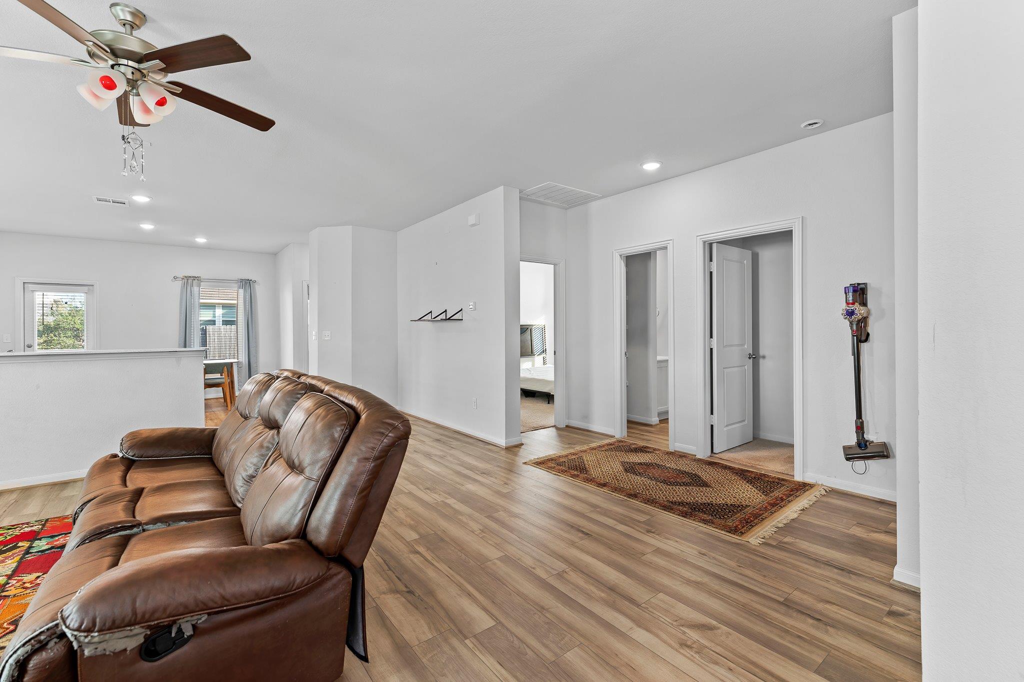 216 Blue Hibiscus Dr, Liberty Hill, TX 78642