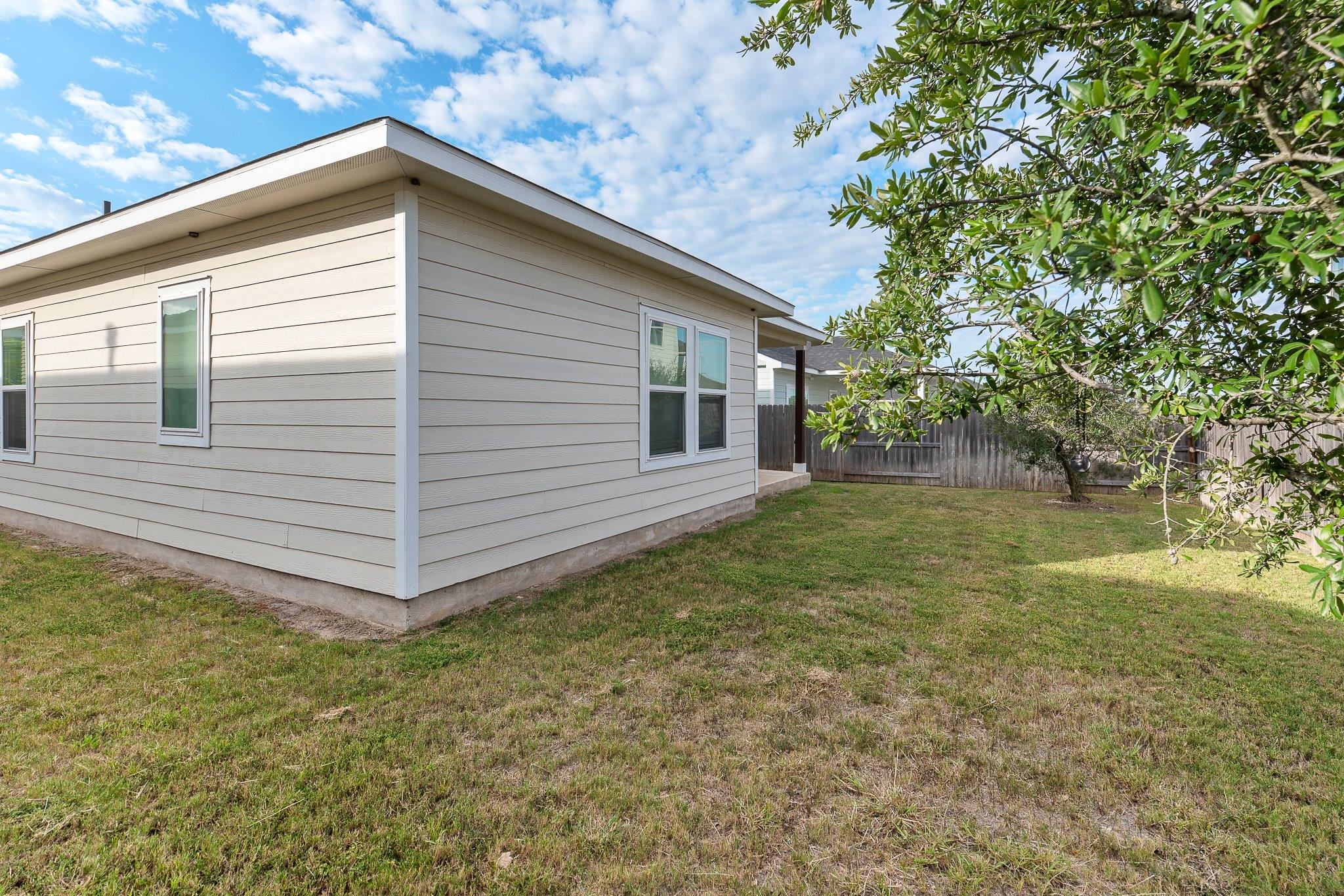 216 Blue Hibiscus Dr, Liberty Hill, TX 78642