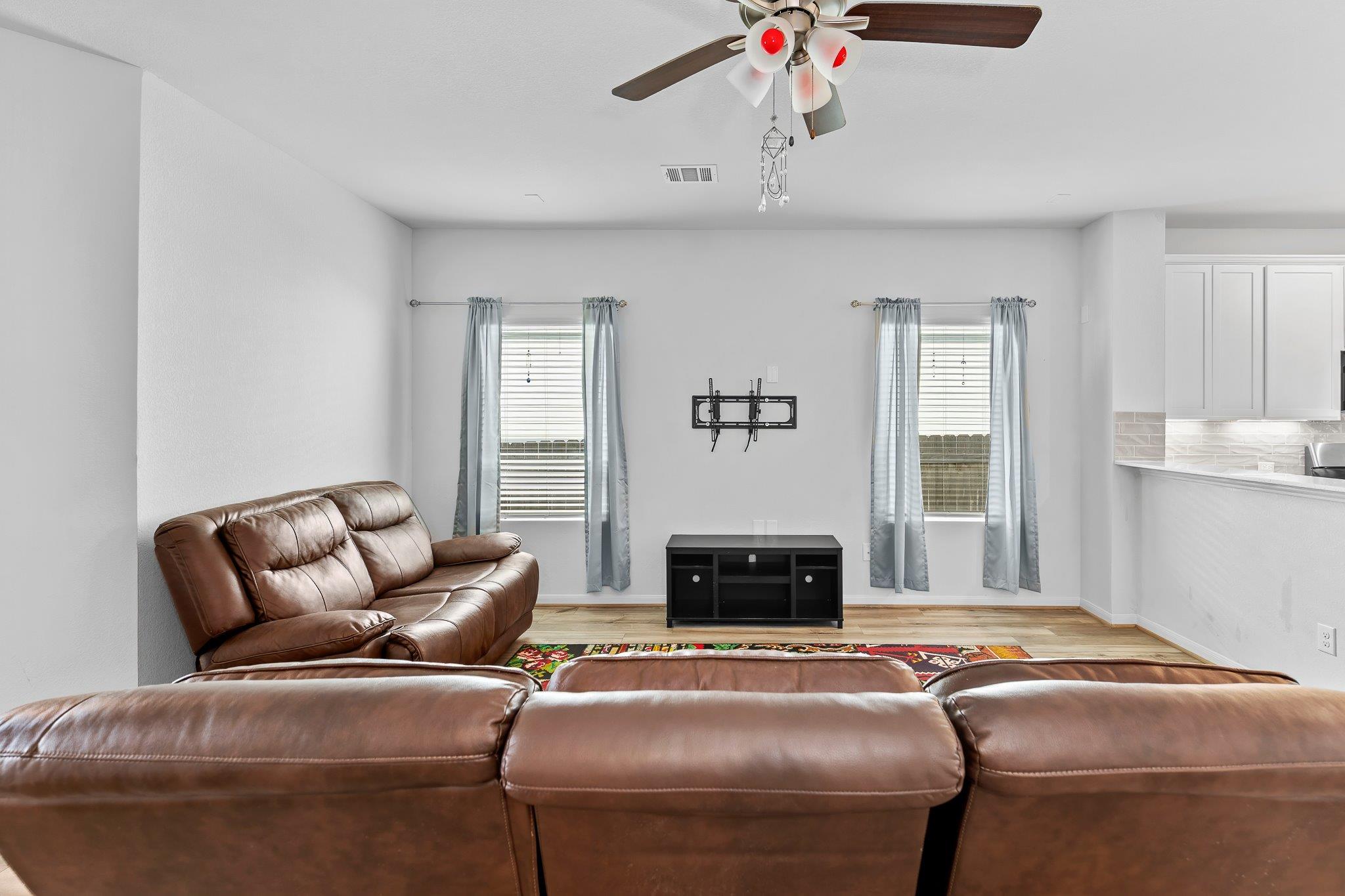 216 Blue Hibiscus Dr, Liberty Hill, TX 78642