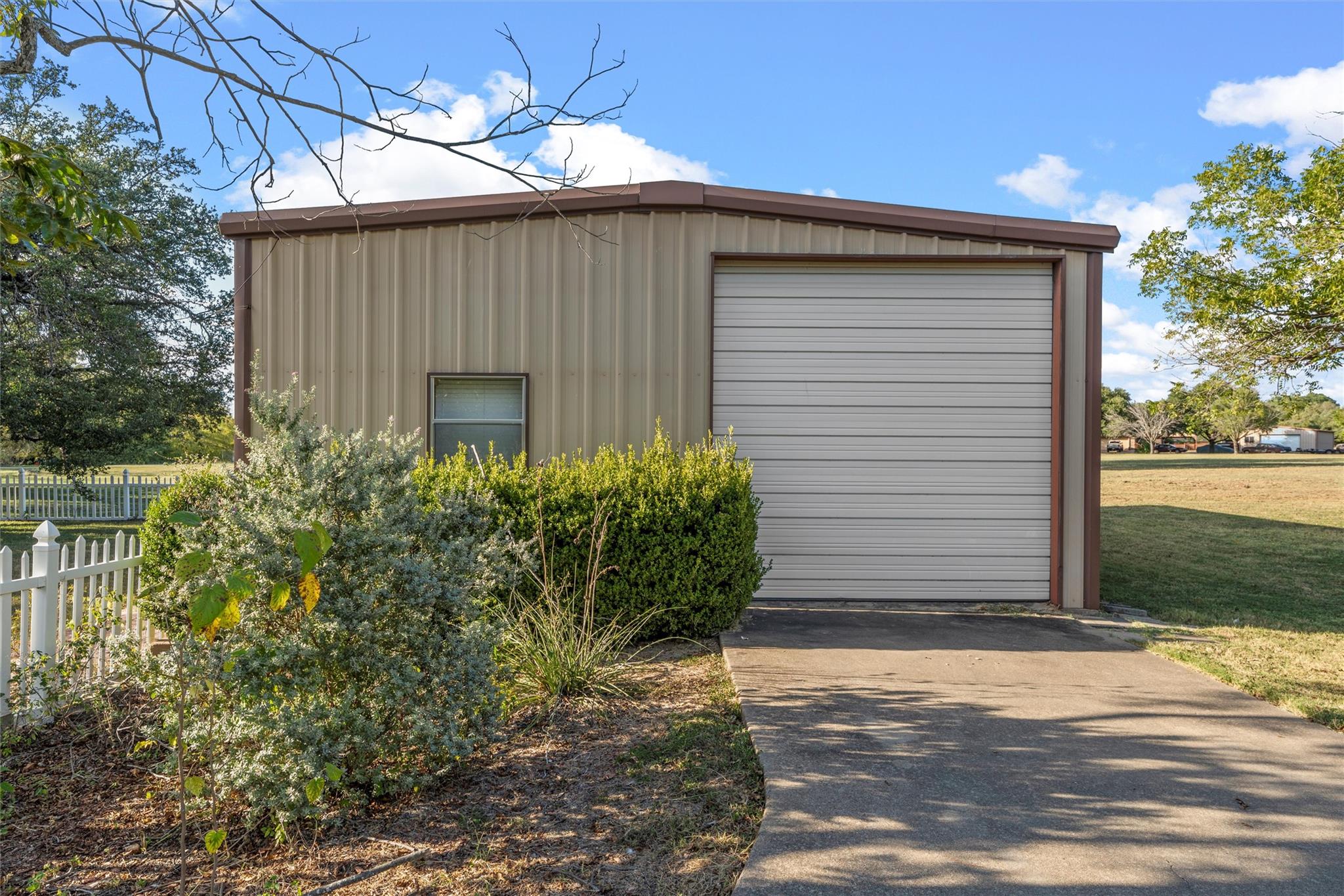 103 Spring Lake Dr, Waco, TX 76705