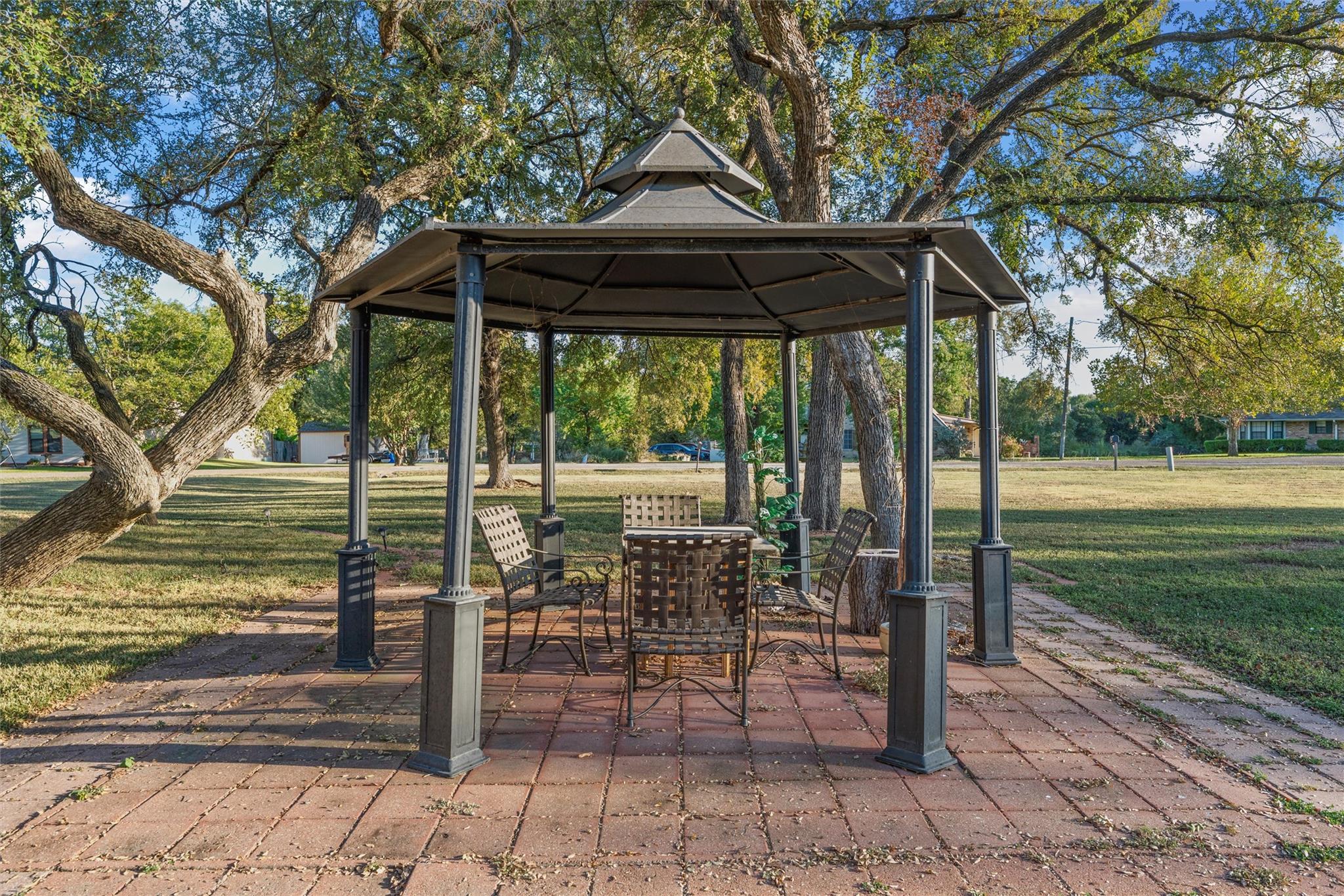 103 Spring Lake Dr, Waco, TX 76705