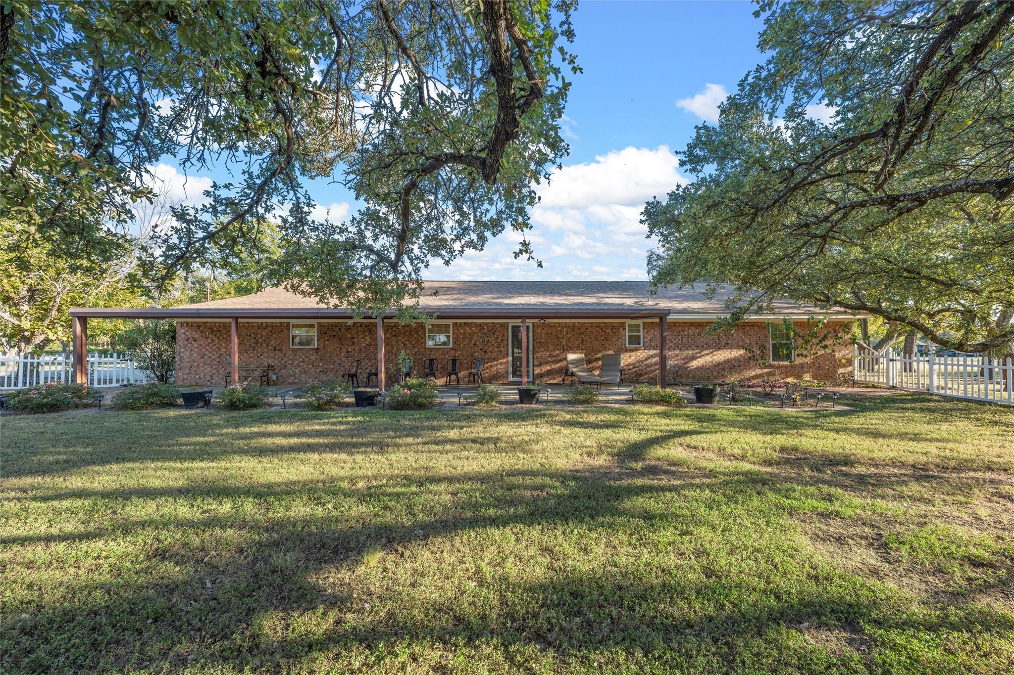 103 Spring Lake Dr, Waco, TX 76705