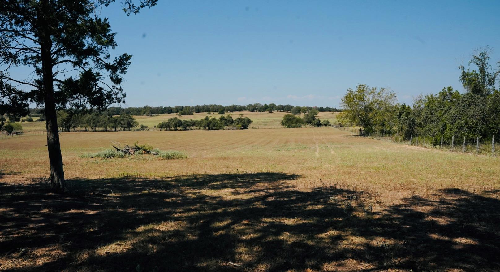 640 County Road 475 Rd, Luling, TX 78648
