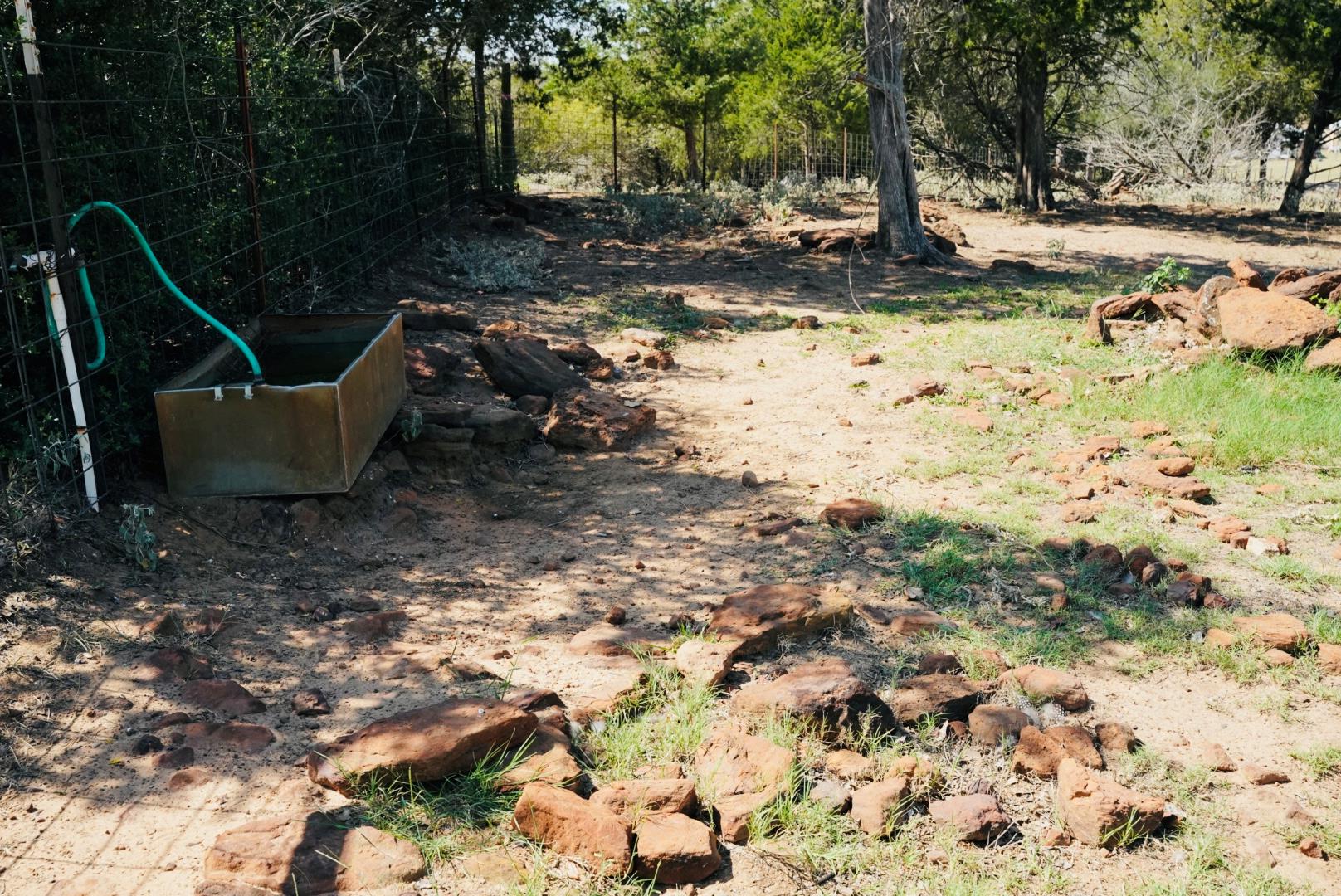 640 County Road 475 Rd, Luling, TX 78648