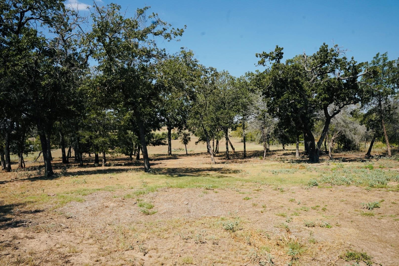 640 County Road 475 Rd, Luling, TX 78648