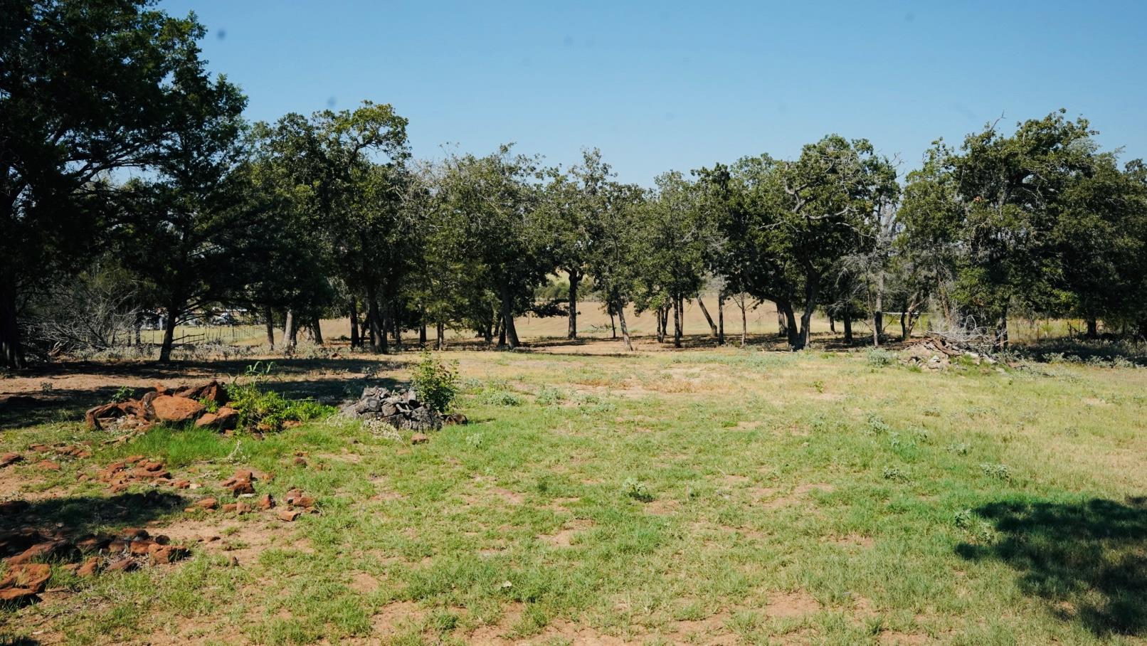 640 County Road 475 Rd, Luling, TX 78648