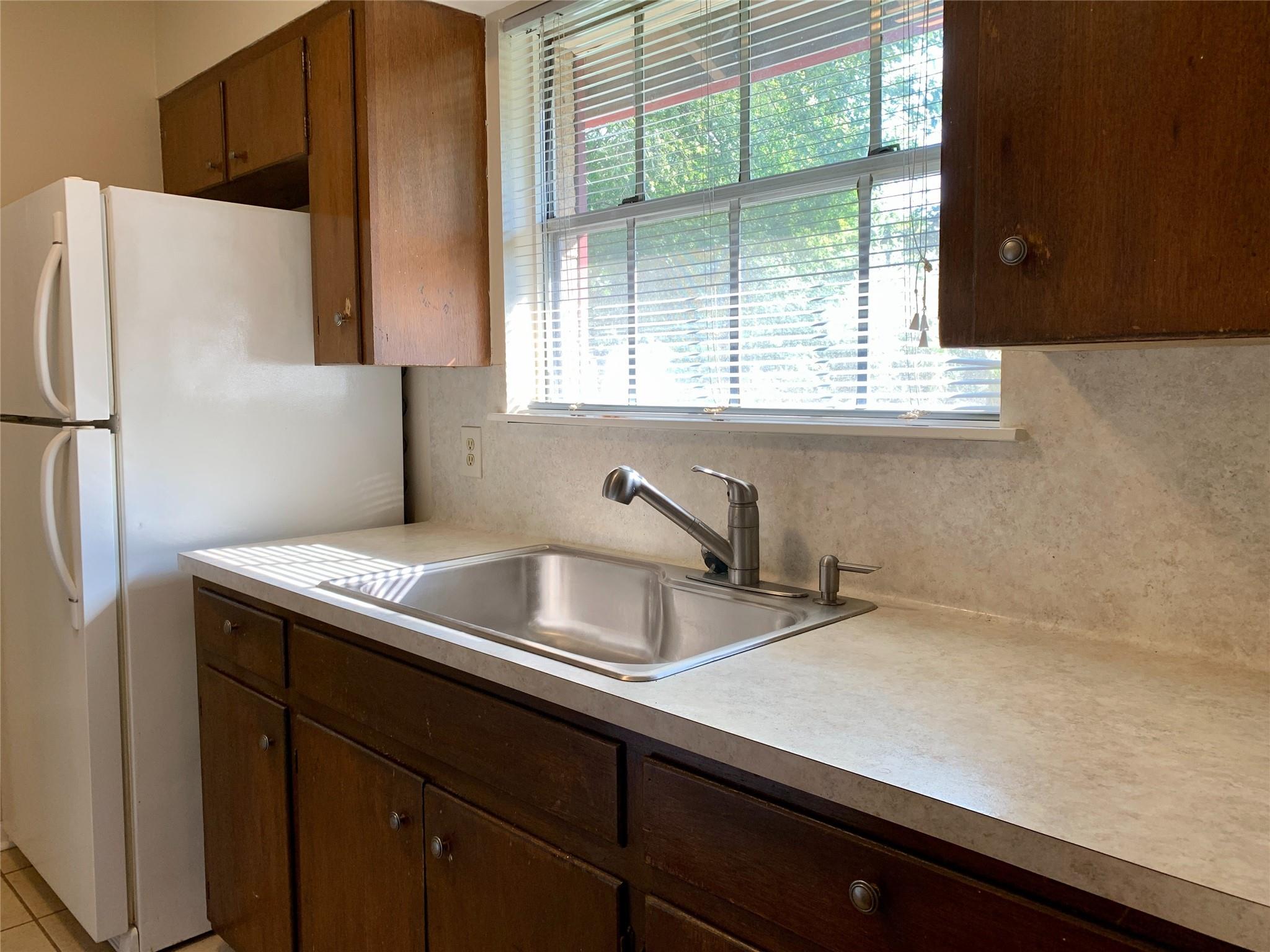 400 Tilbury Ln, Austin, TX 78745