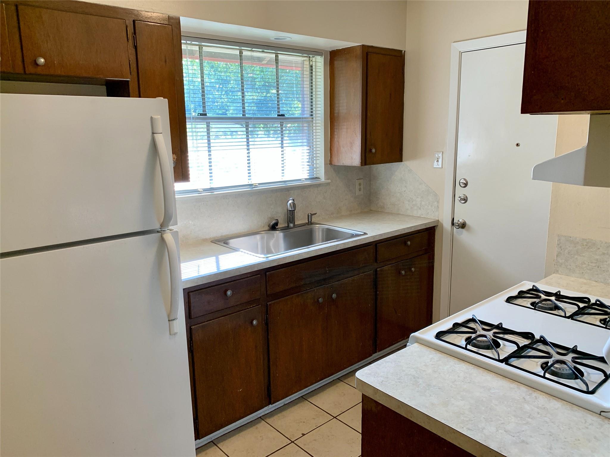 400 Tilbury Ln, Austin, TX 78745