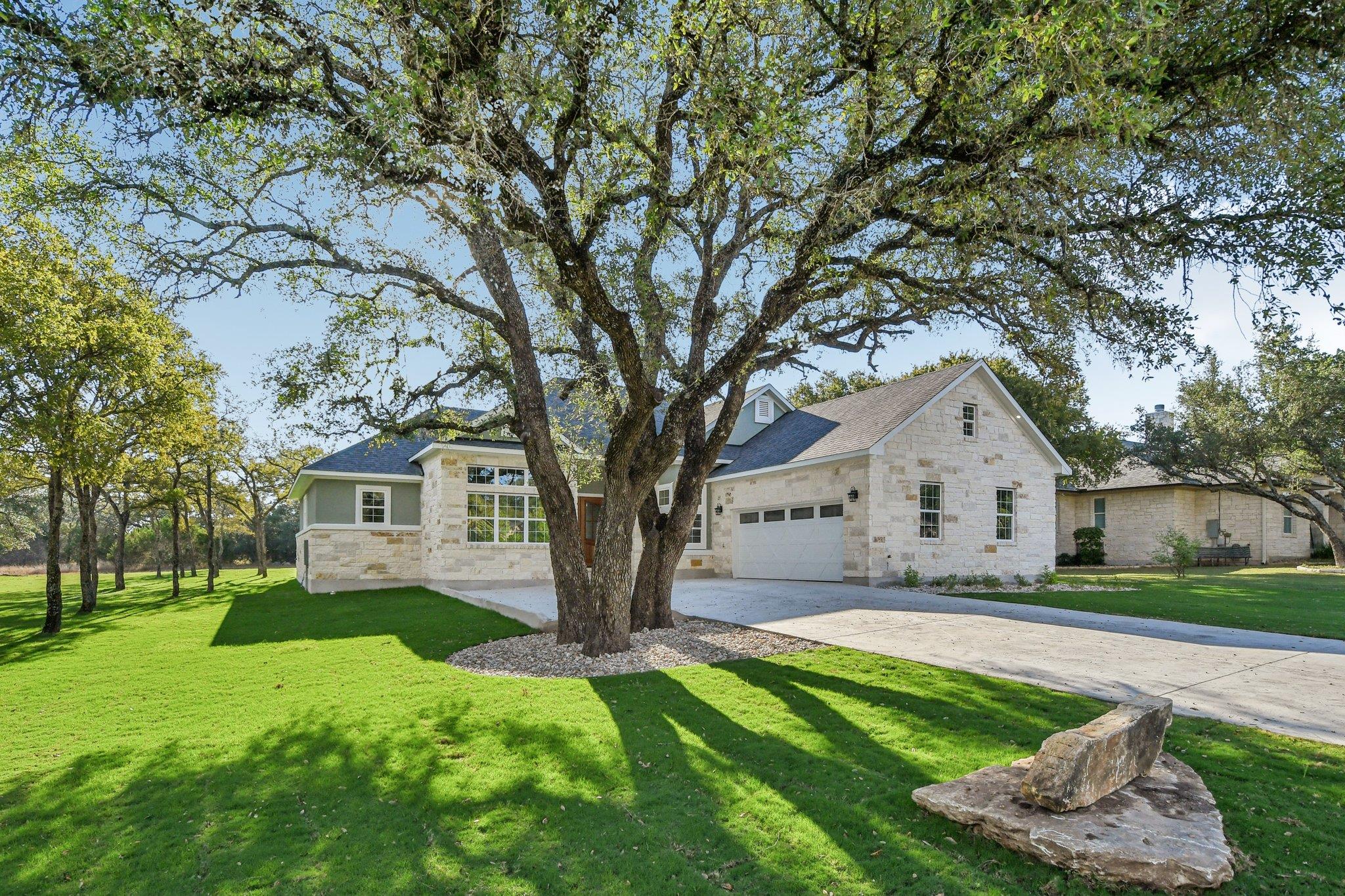 242 Sunday Dr, Burnet, TX 78611