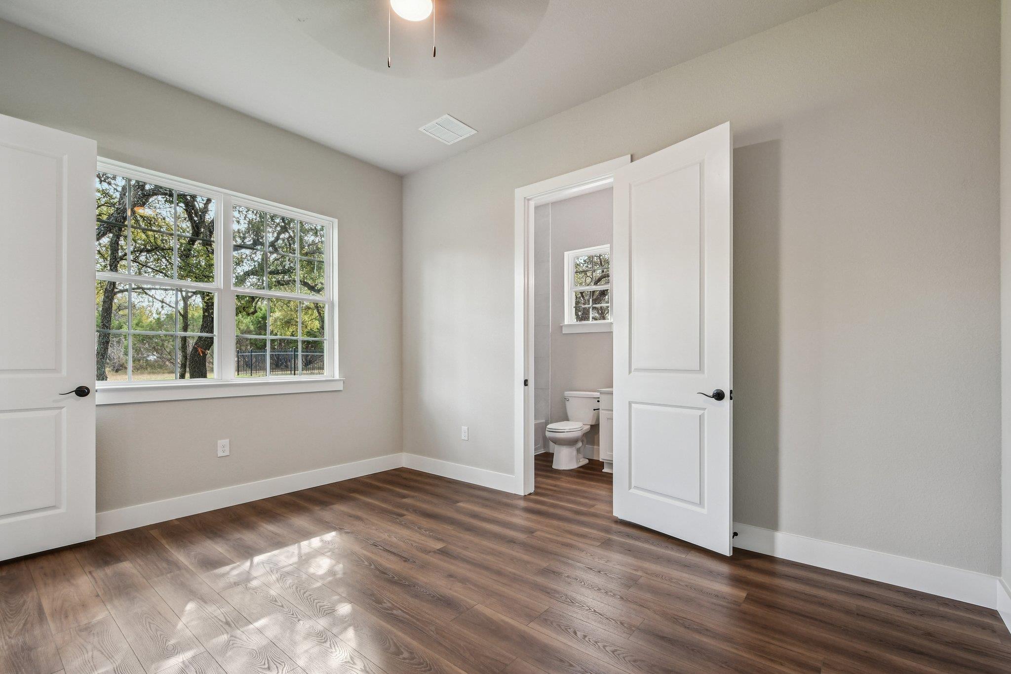 242 Sunday Dr, Burnet, TX 78611