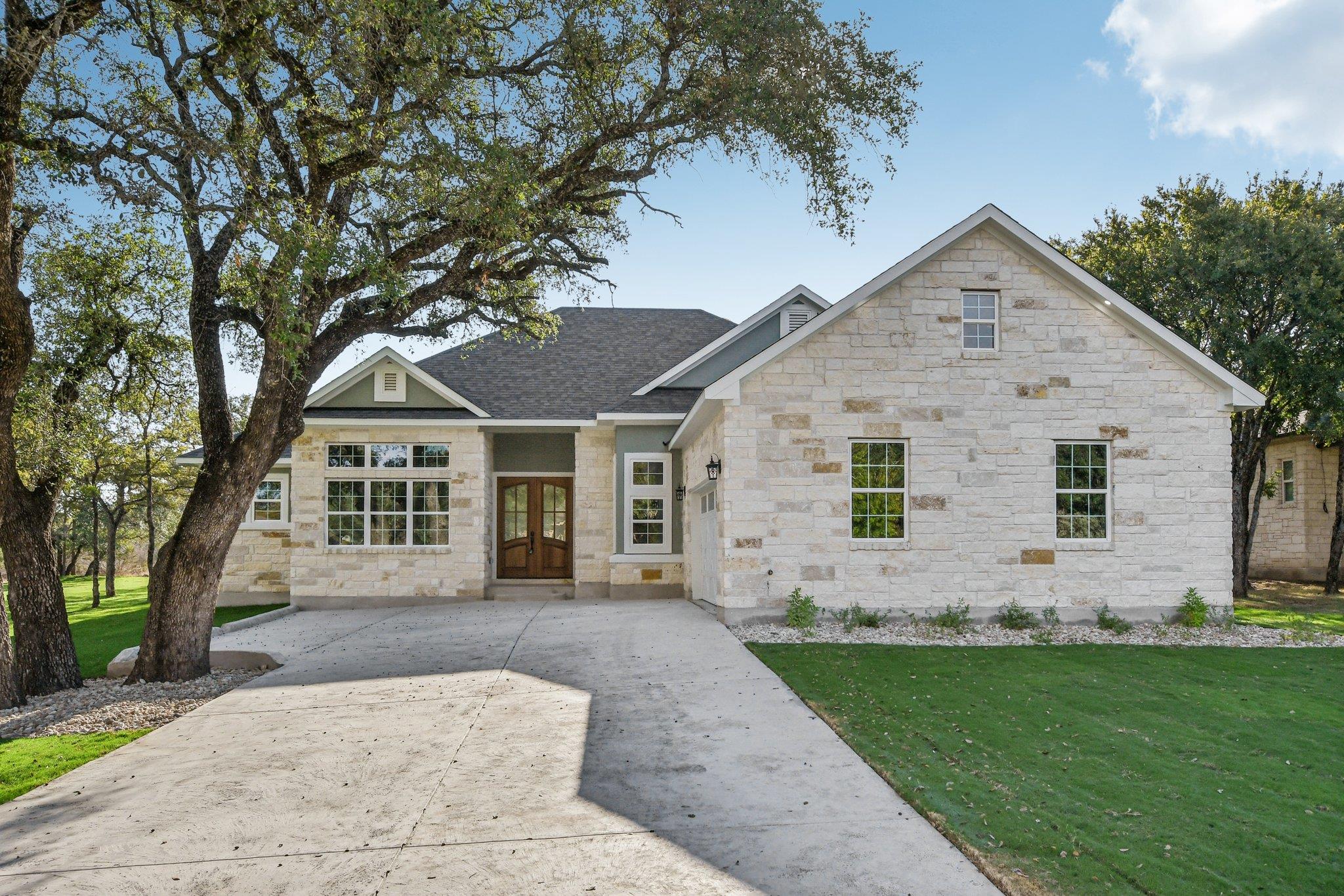 242 Sunday Dr, Burnet, TX 78611
