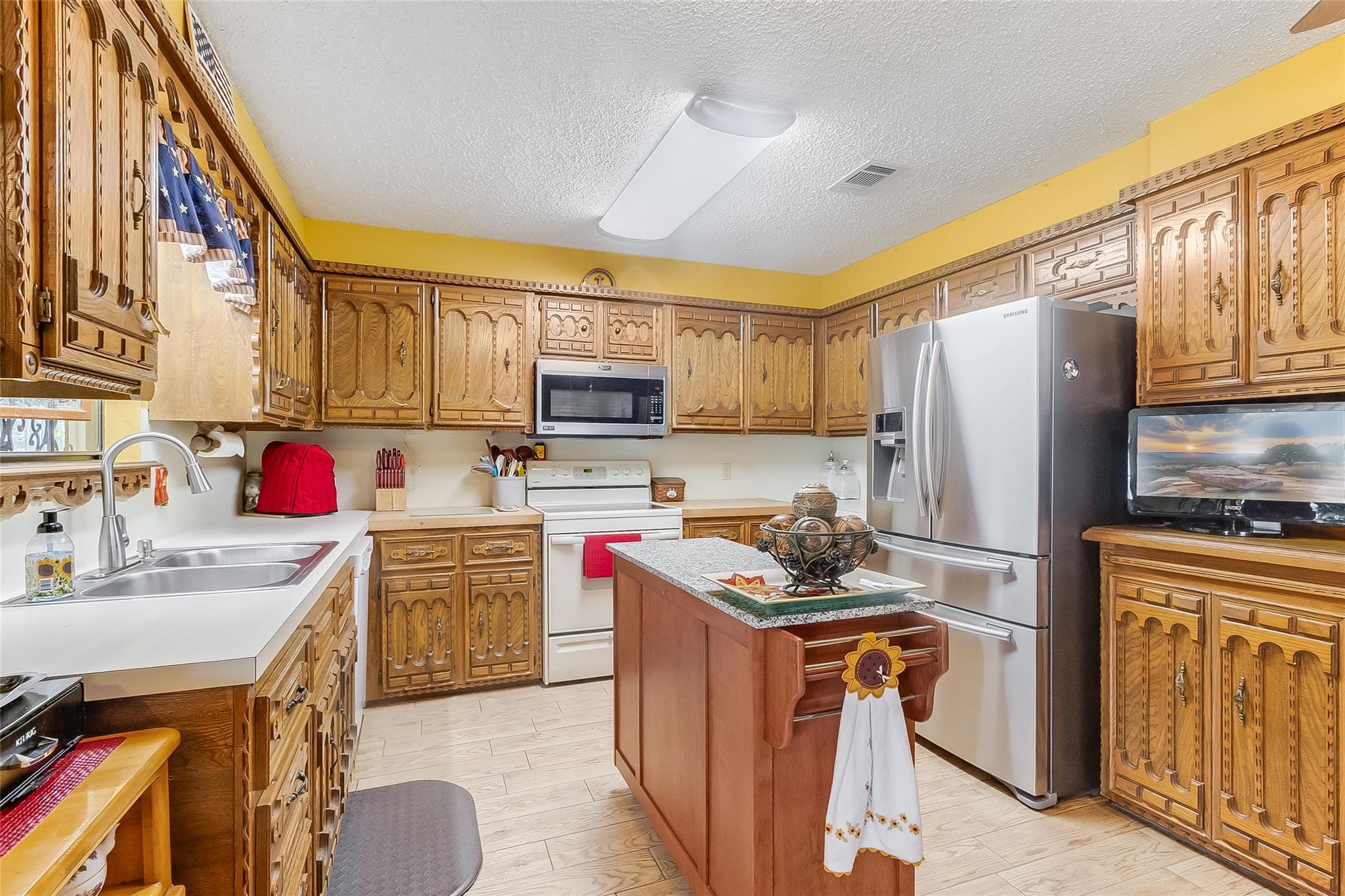 106 Redbird St, Marble Falls, TX 78654