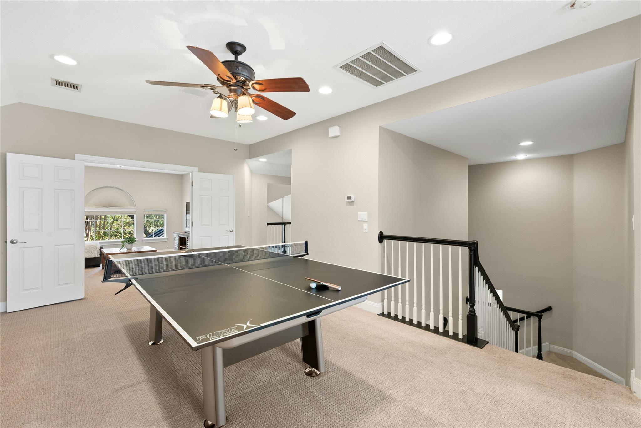 2 Heatherbloom Ln, The Hills, TX 78738