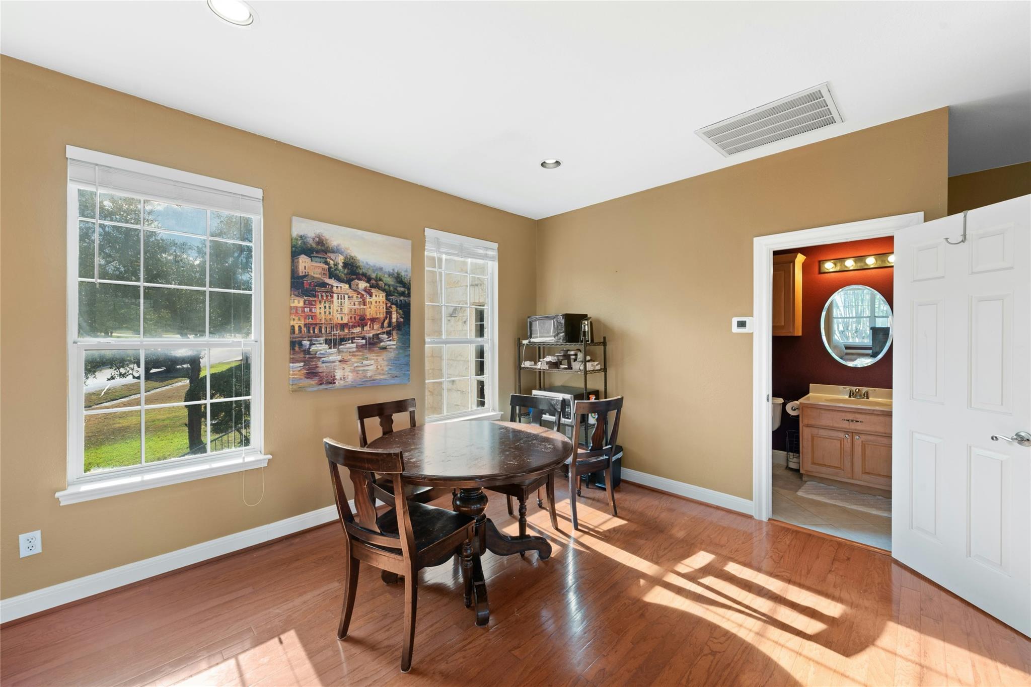 2 Heatherbloom Ln, The Hills, TX 78738